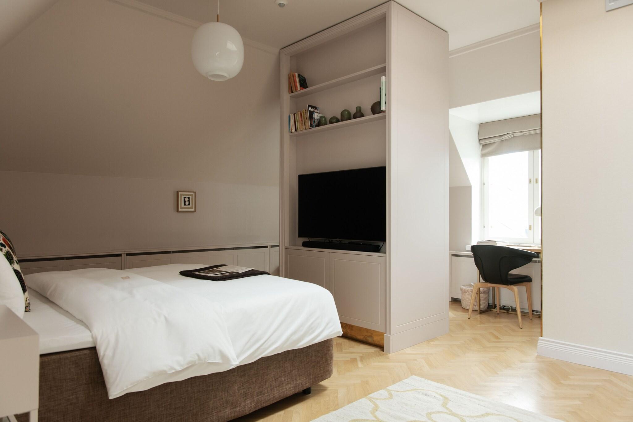 Studio King Size Bed