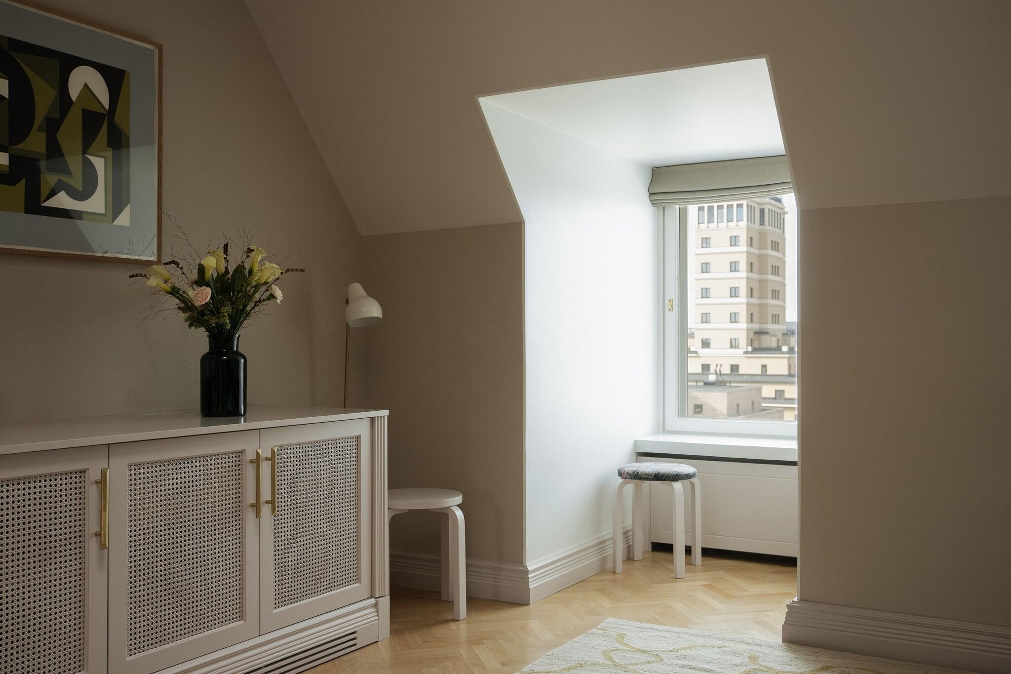 Studio King Size Bed