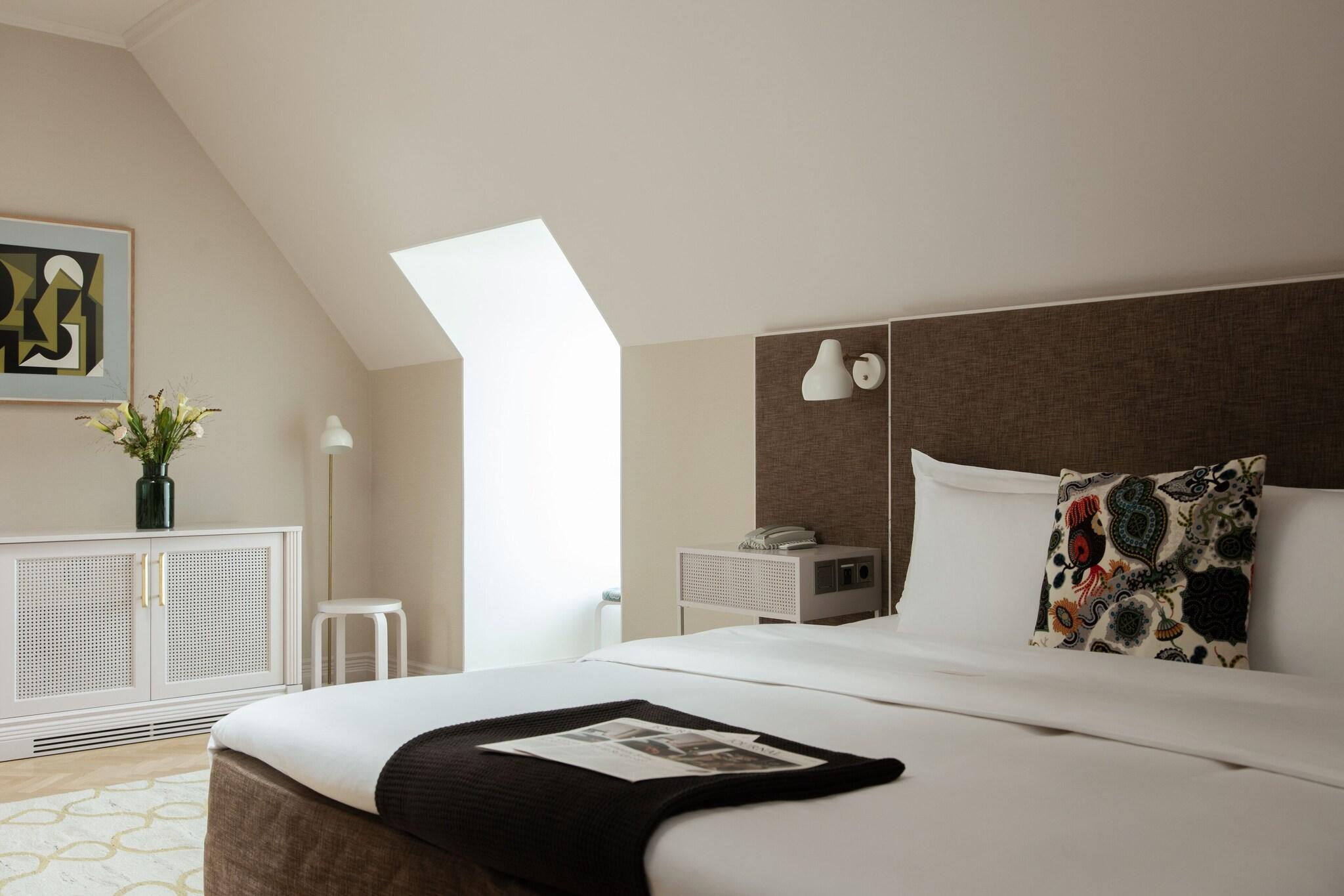 Studio King Size Bed