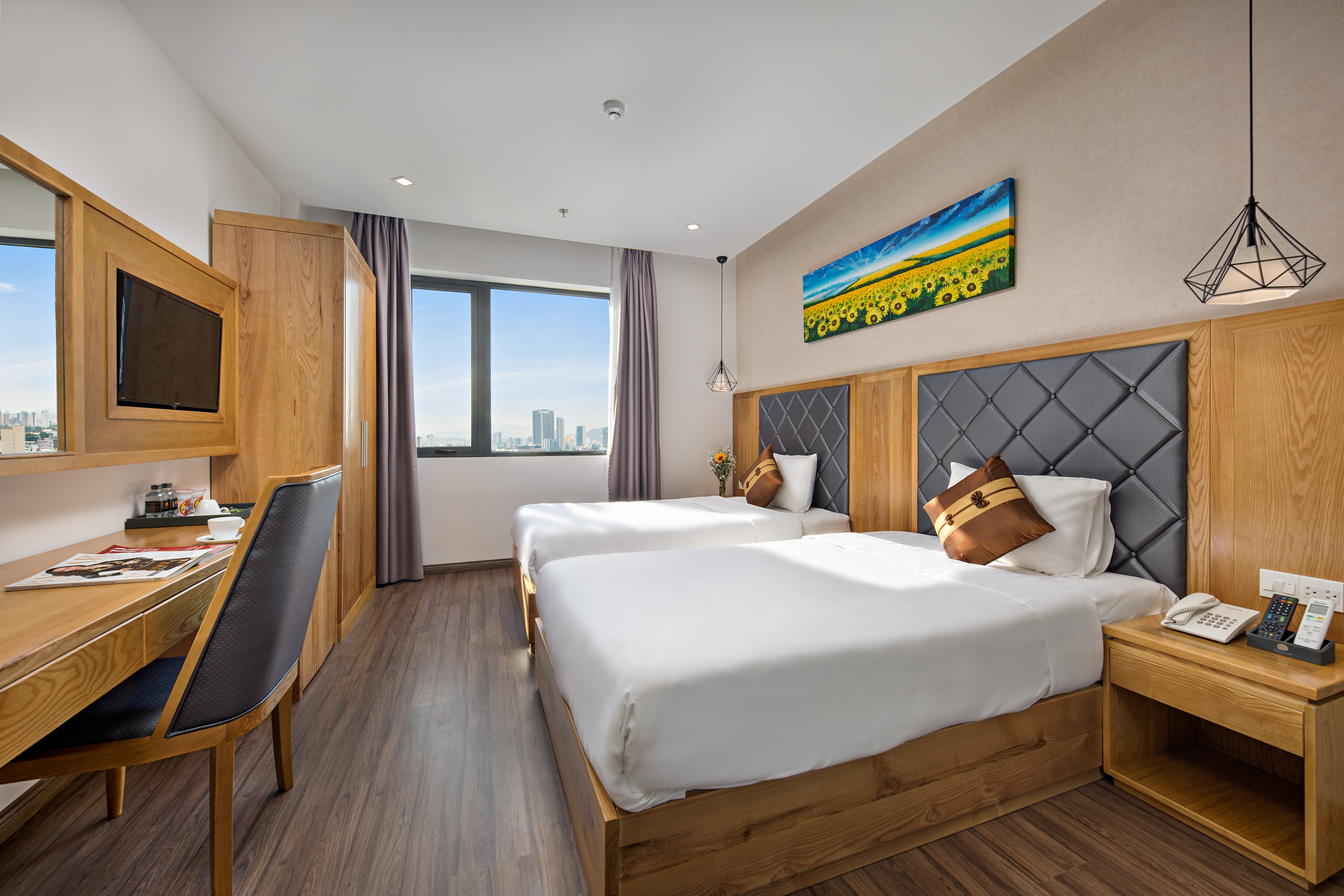 Twin Deluxe City View