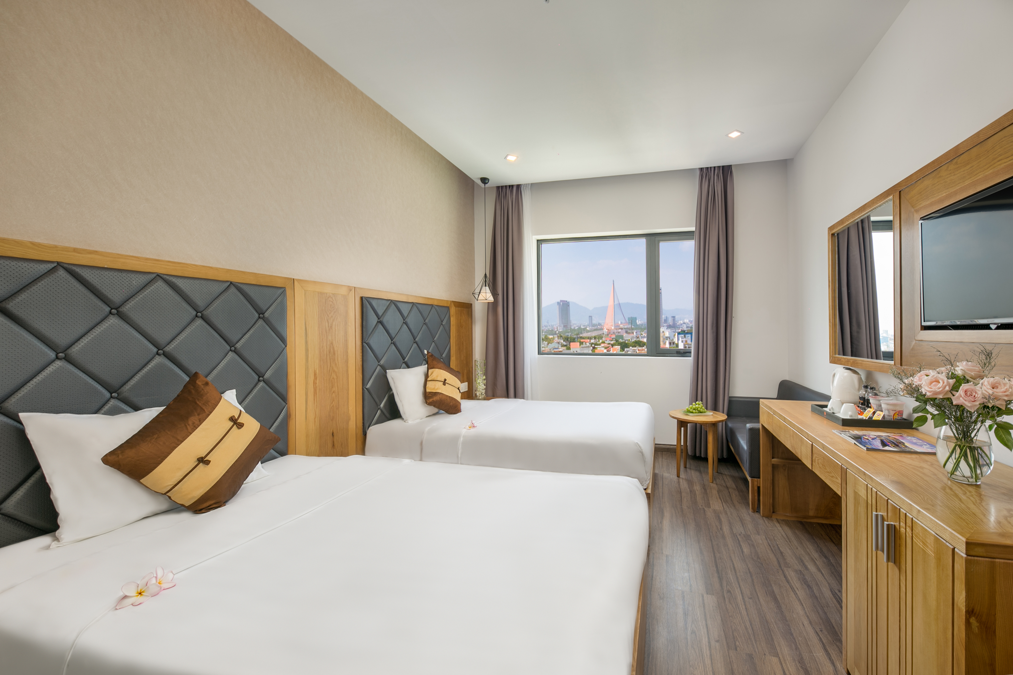 Twin Deluxe City View