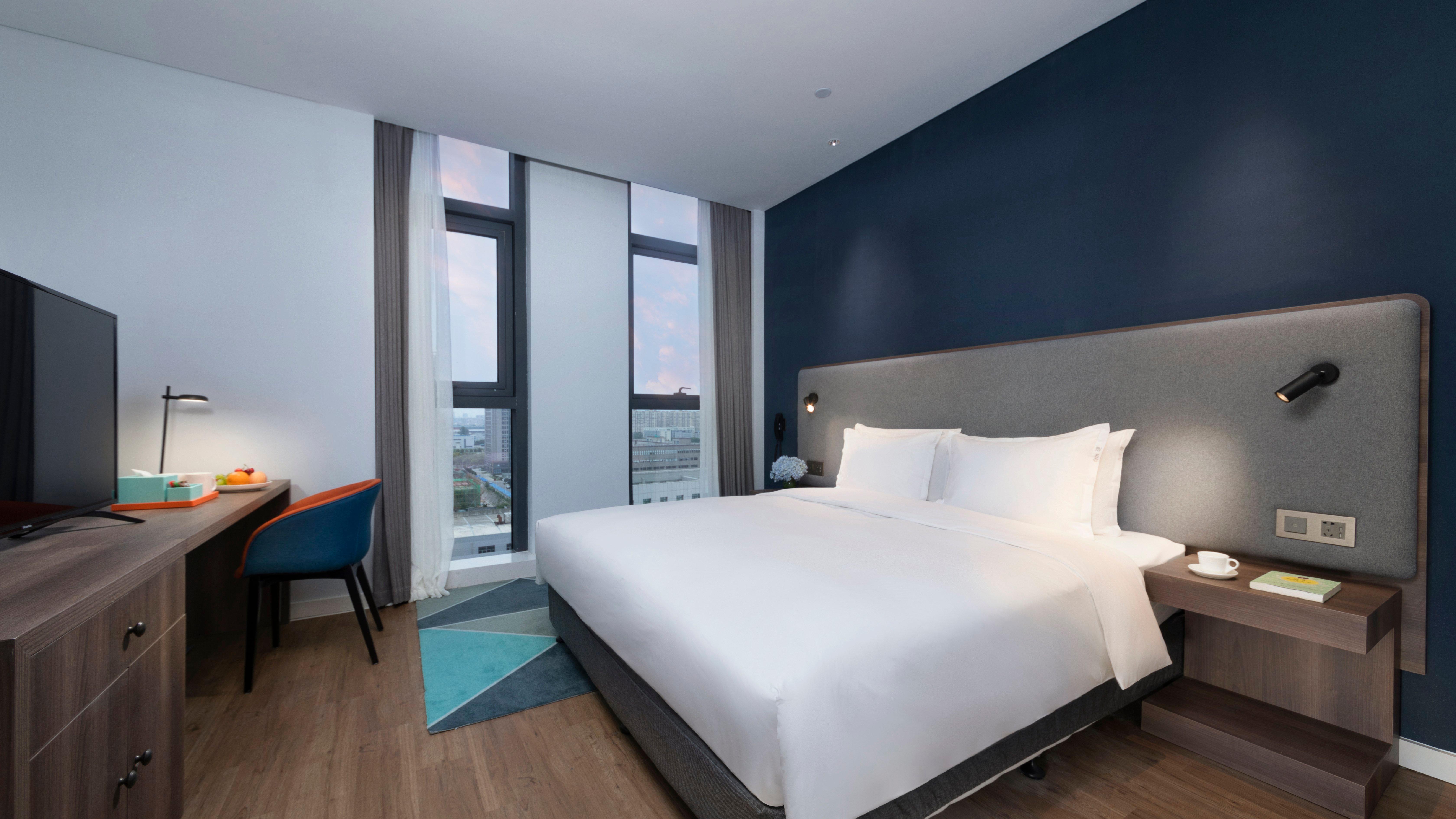 Double King Size Bed