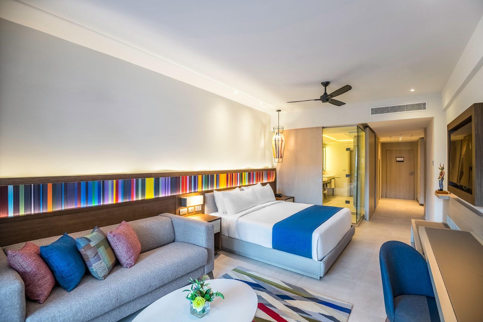 Junior Suite Club King Bed