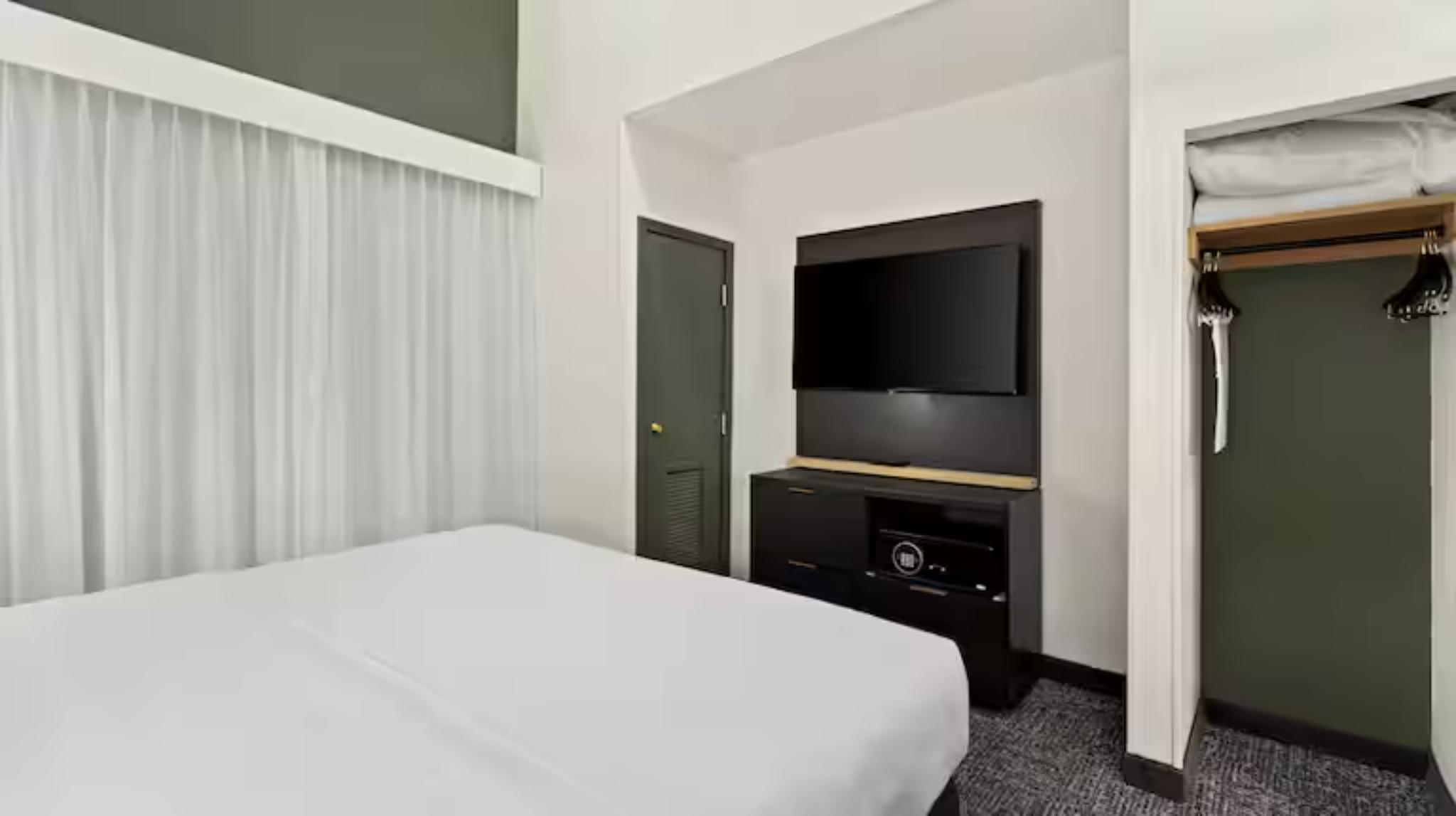 Studio King Size Bed