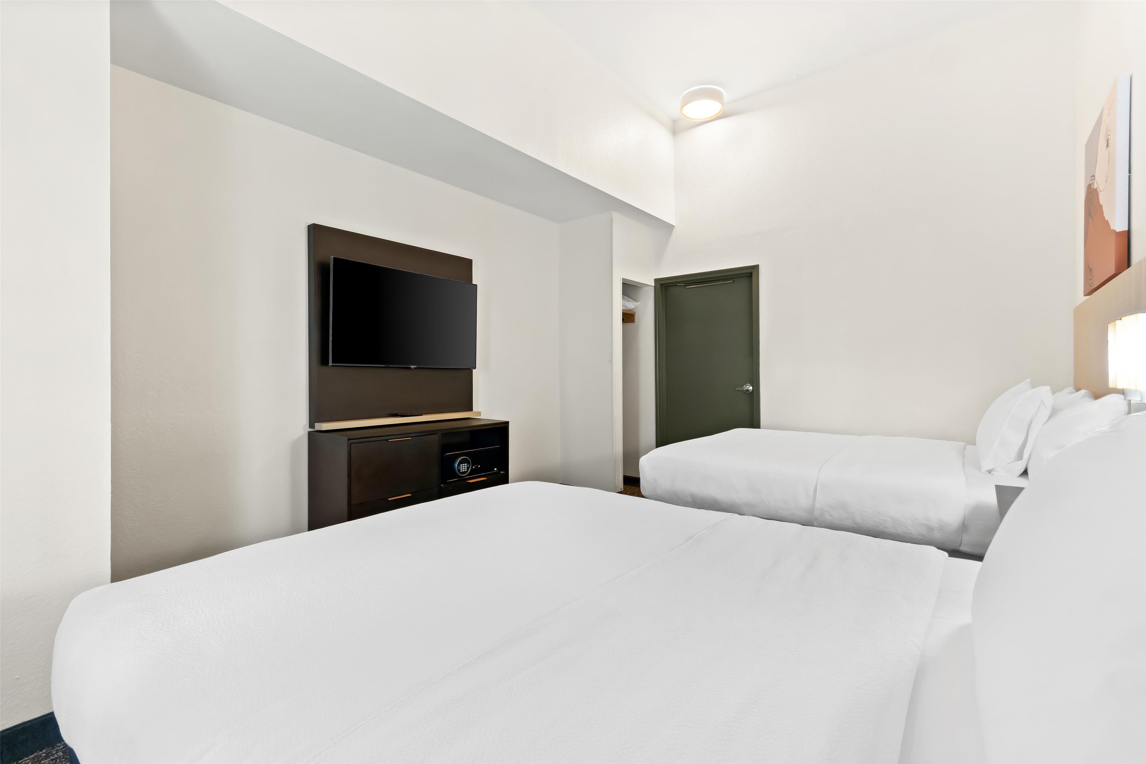 Suite Two Queen Beds