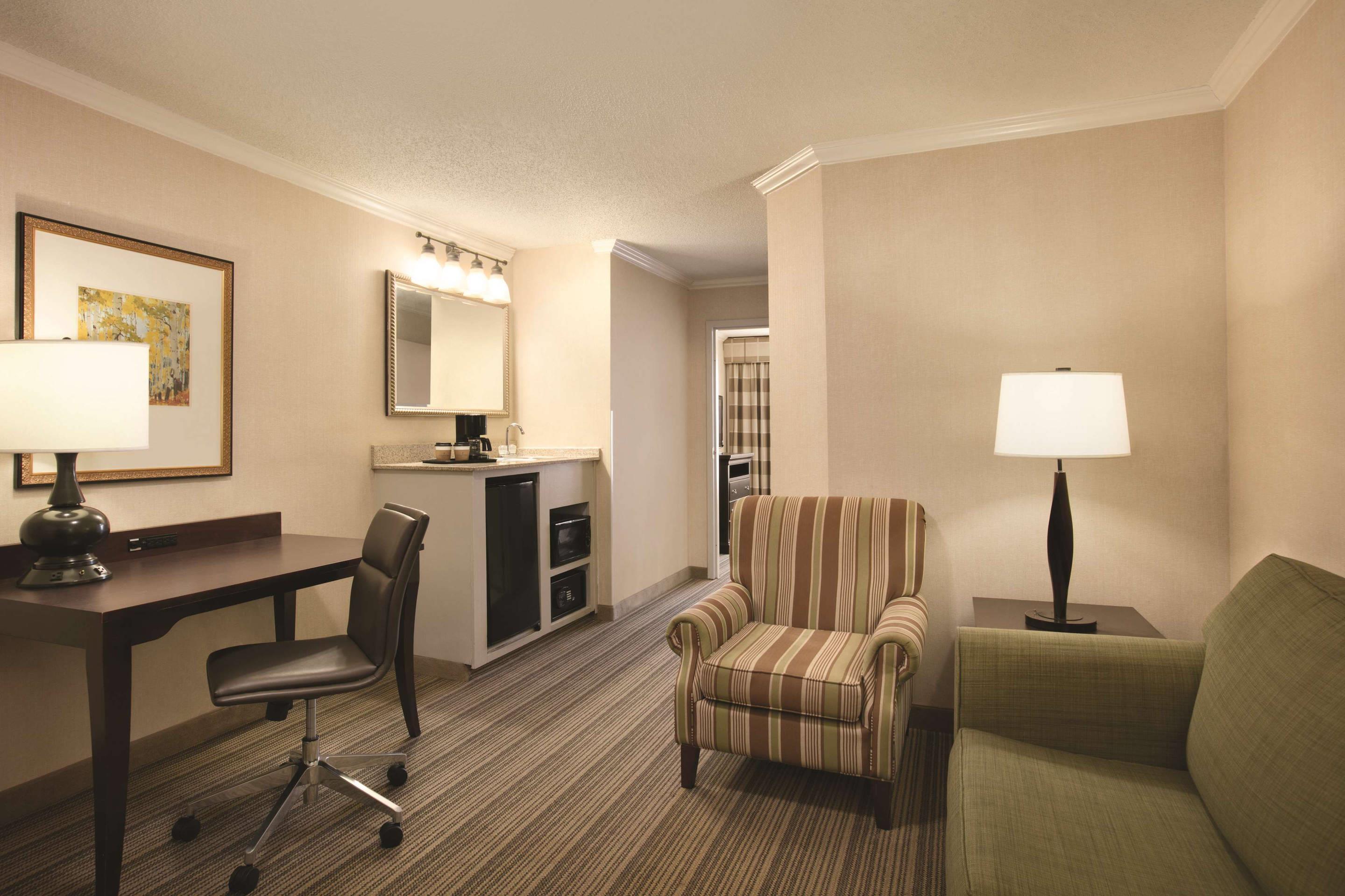 Suite King Size Bed