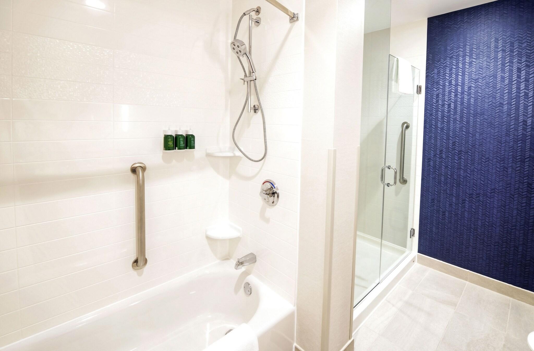 Studio Two Queen Beds