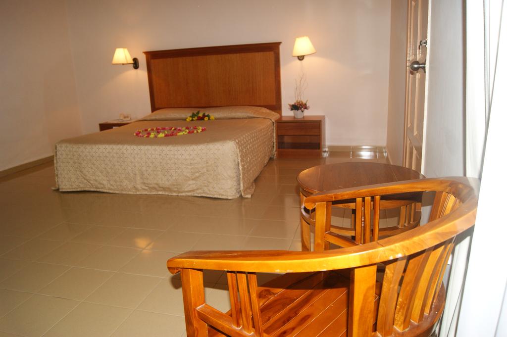 Chalet Queen Size Bed