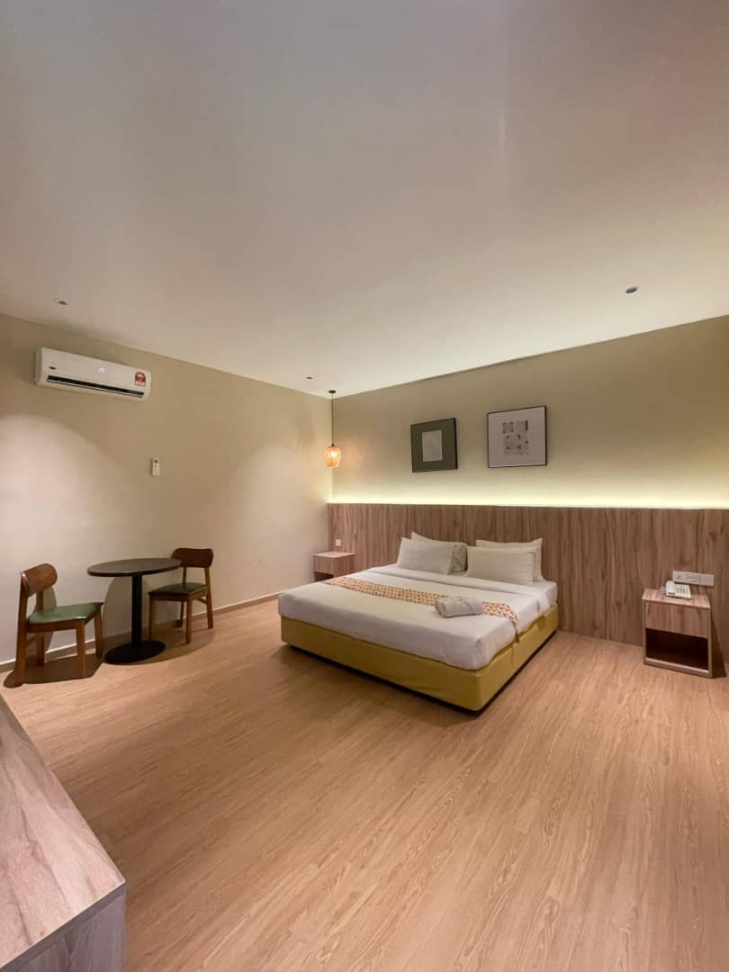 Chalet Queen Size Bed