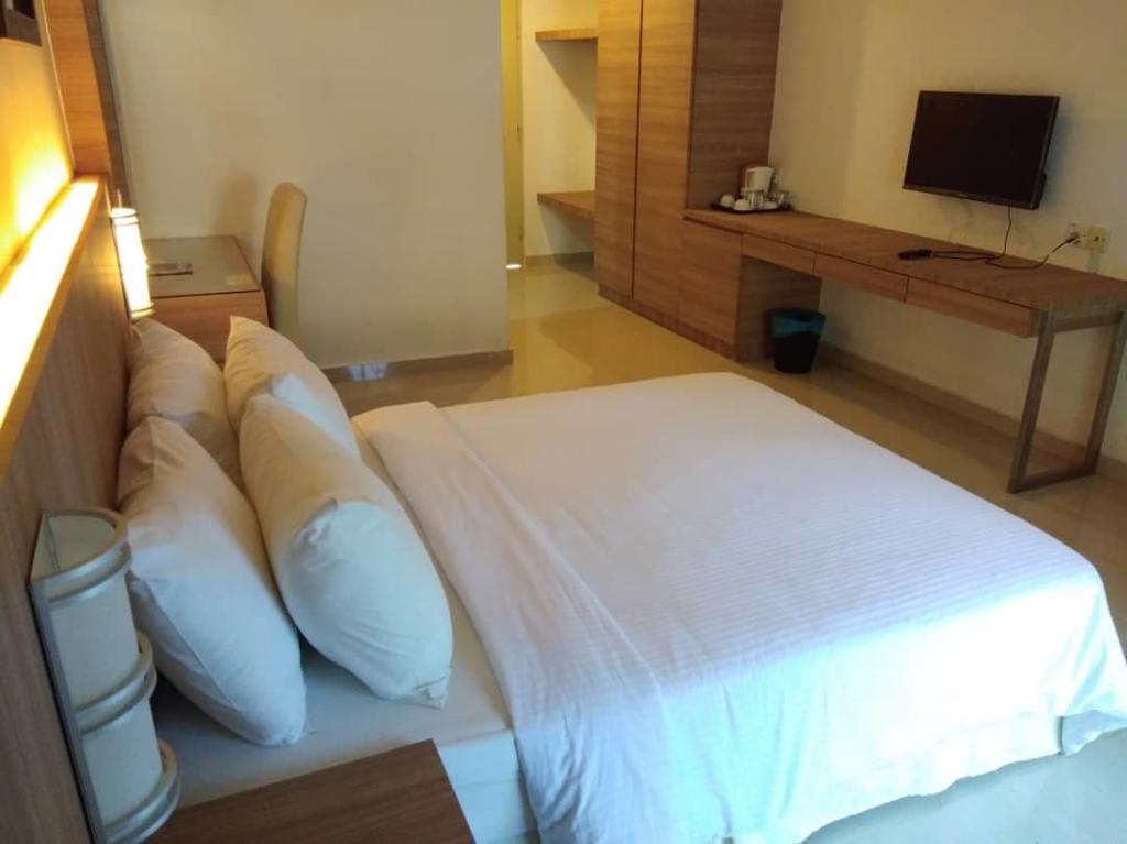 Double Deluxe Queen Bed