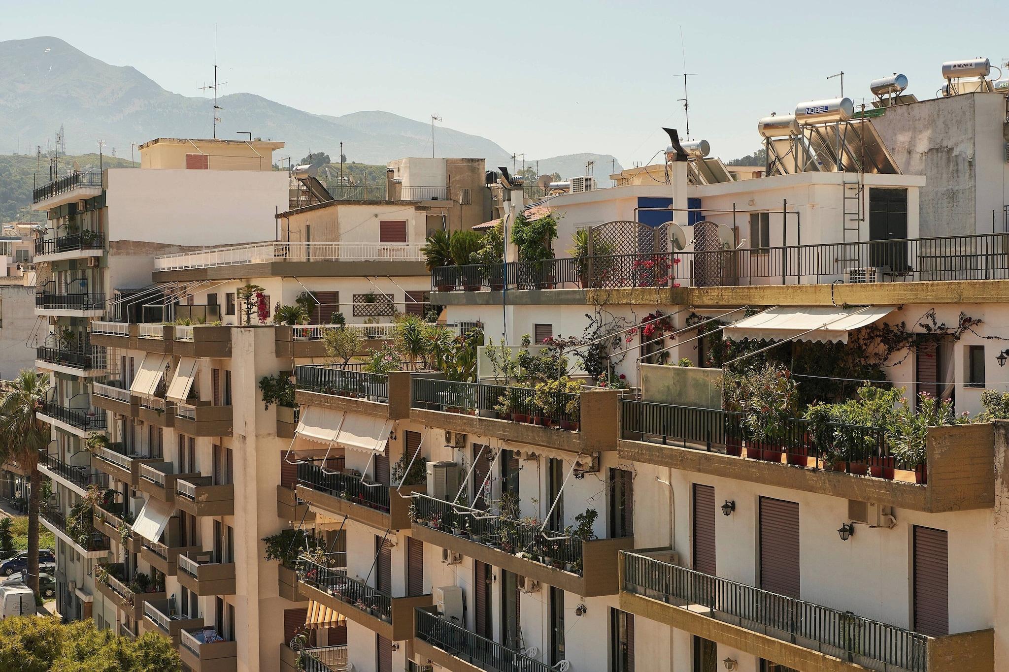 Double Queen Size Bed