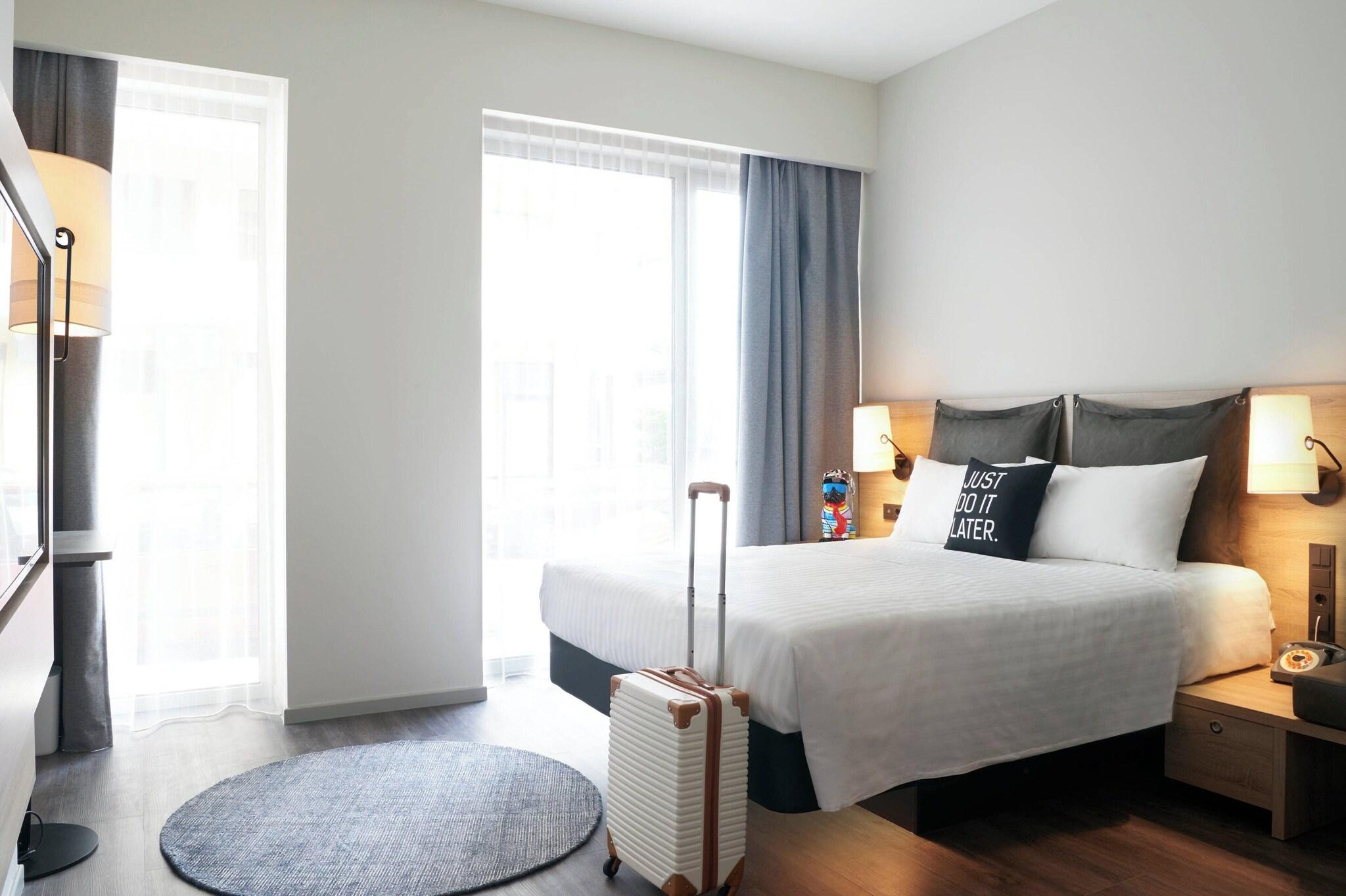 Double Queen Size Bed