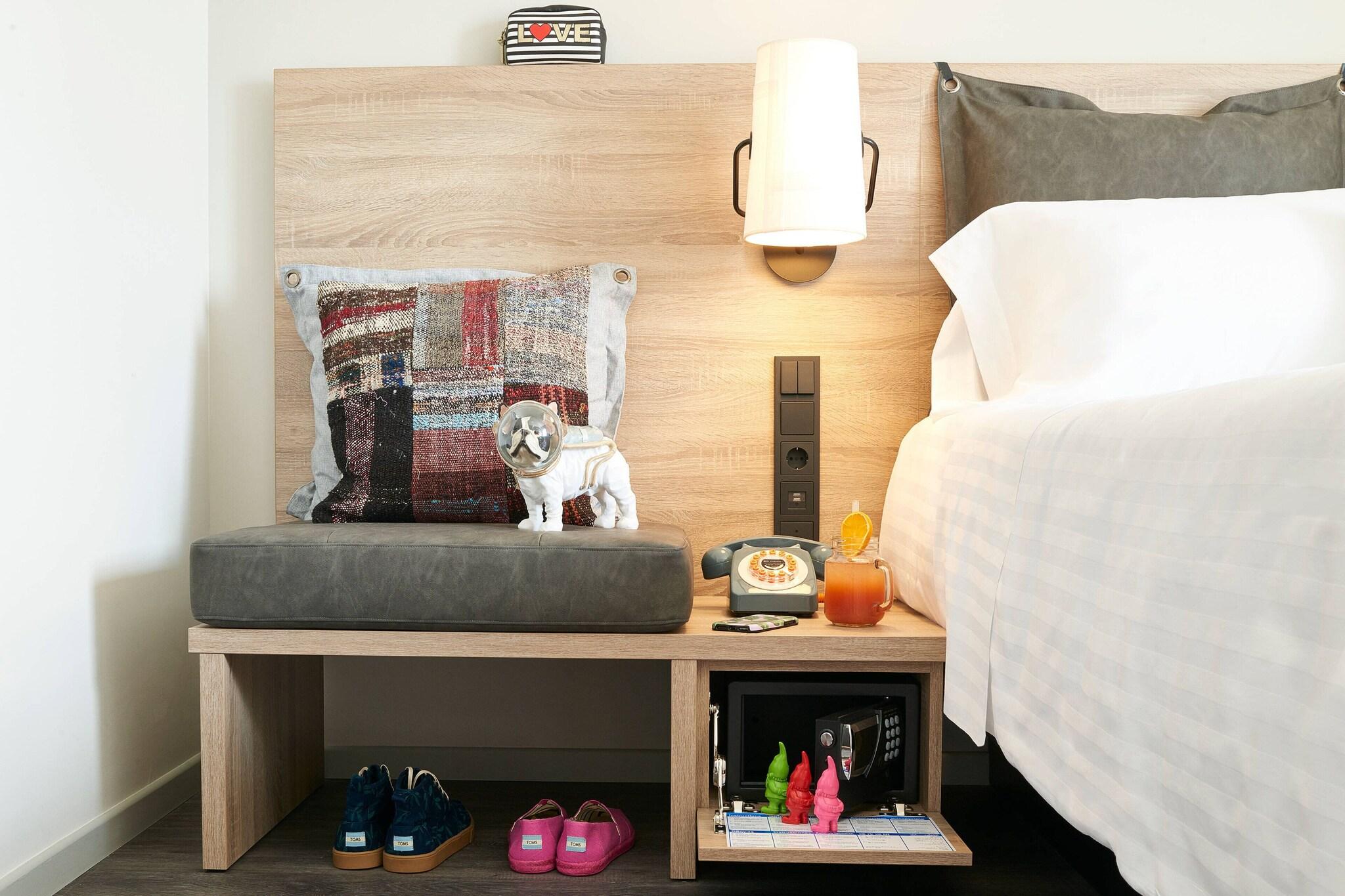 Double Queen Size Bed