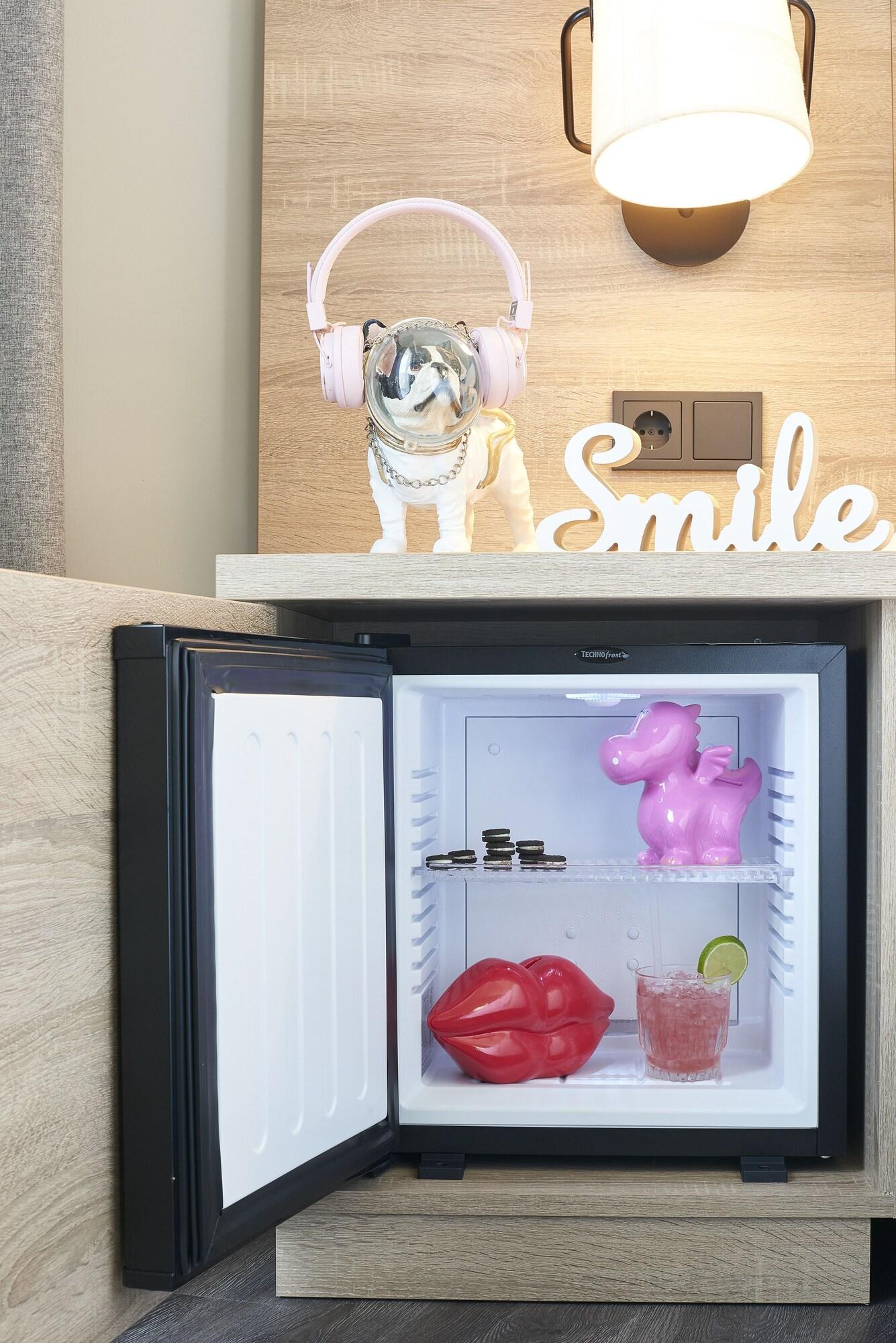 Double Queen Size Bed