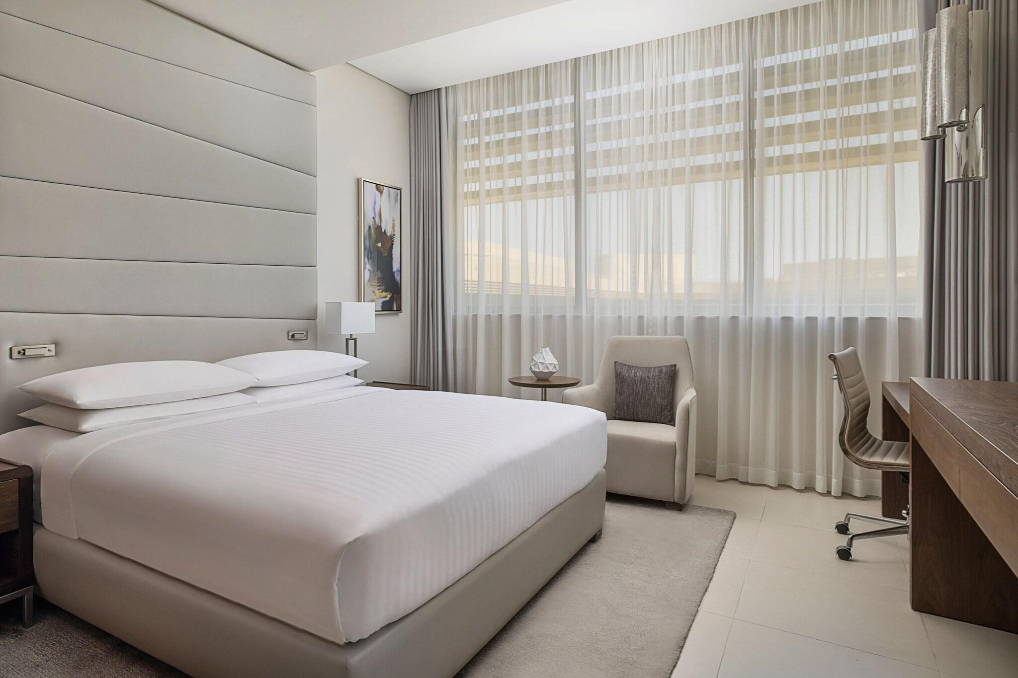 Double Deluxe King Bed