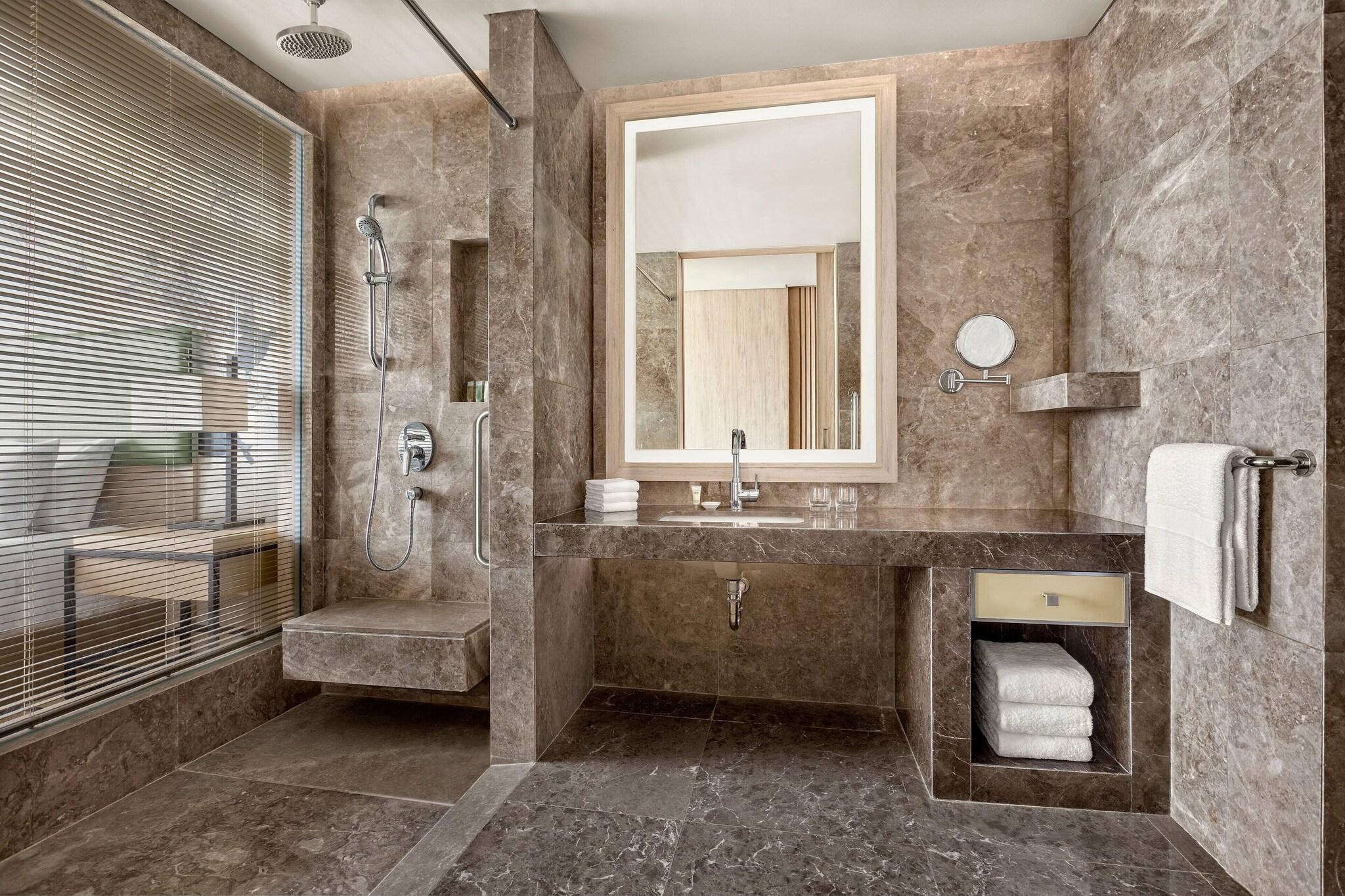 Quadruple Two Double Beds Non Smoking