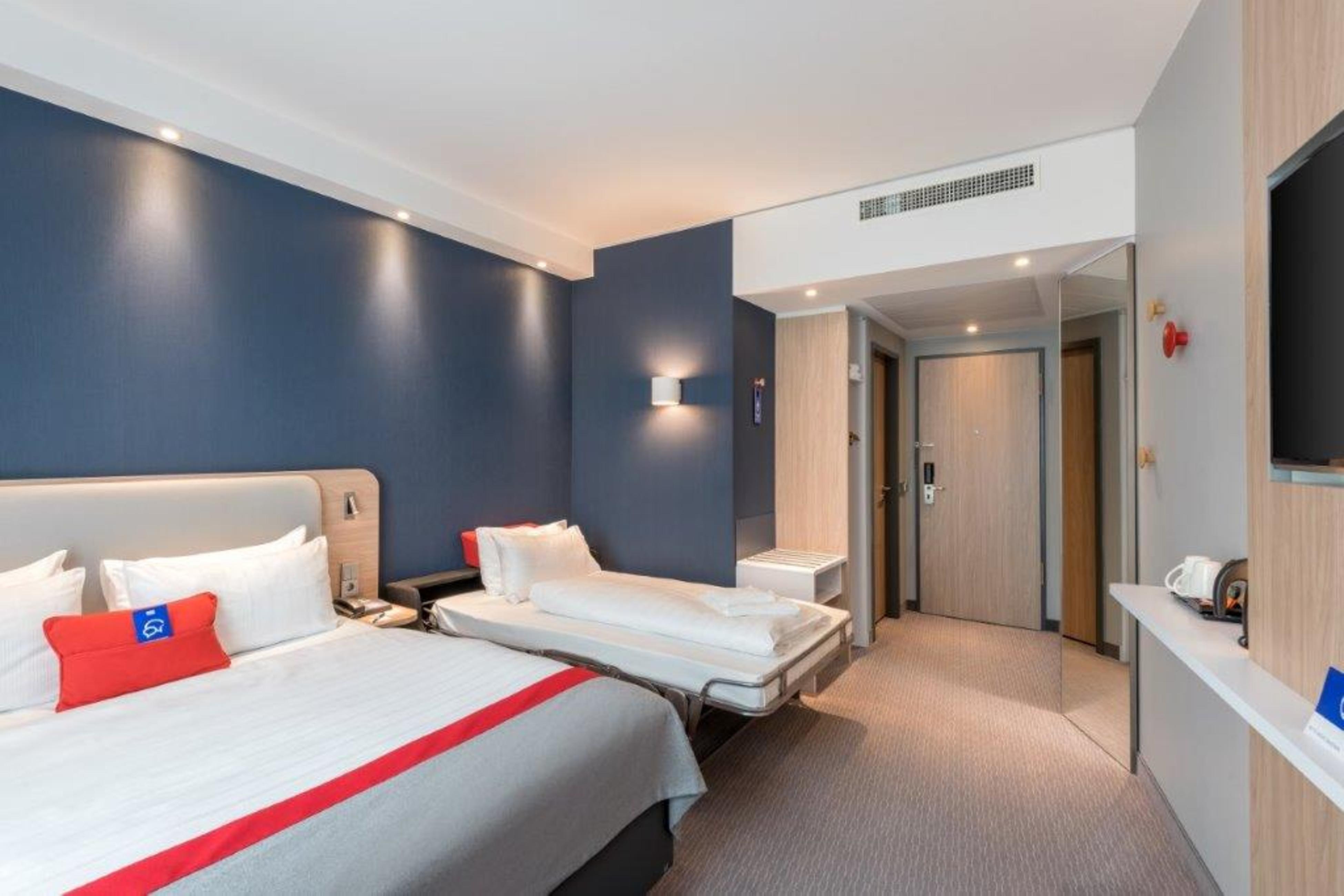 Double Queen Size Bed