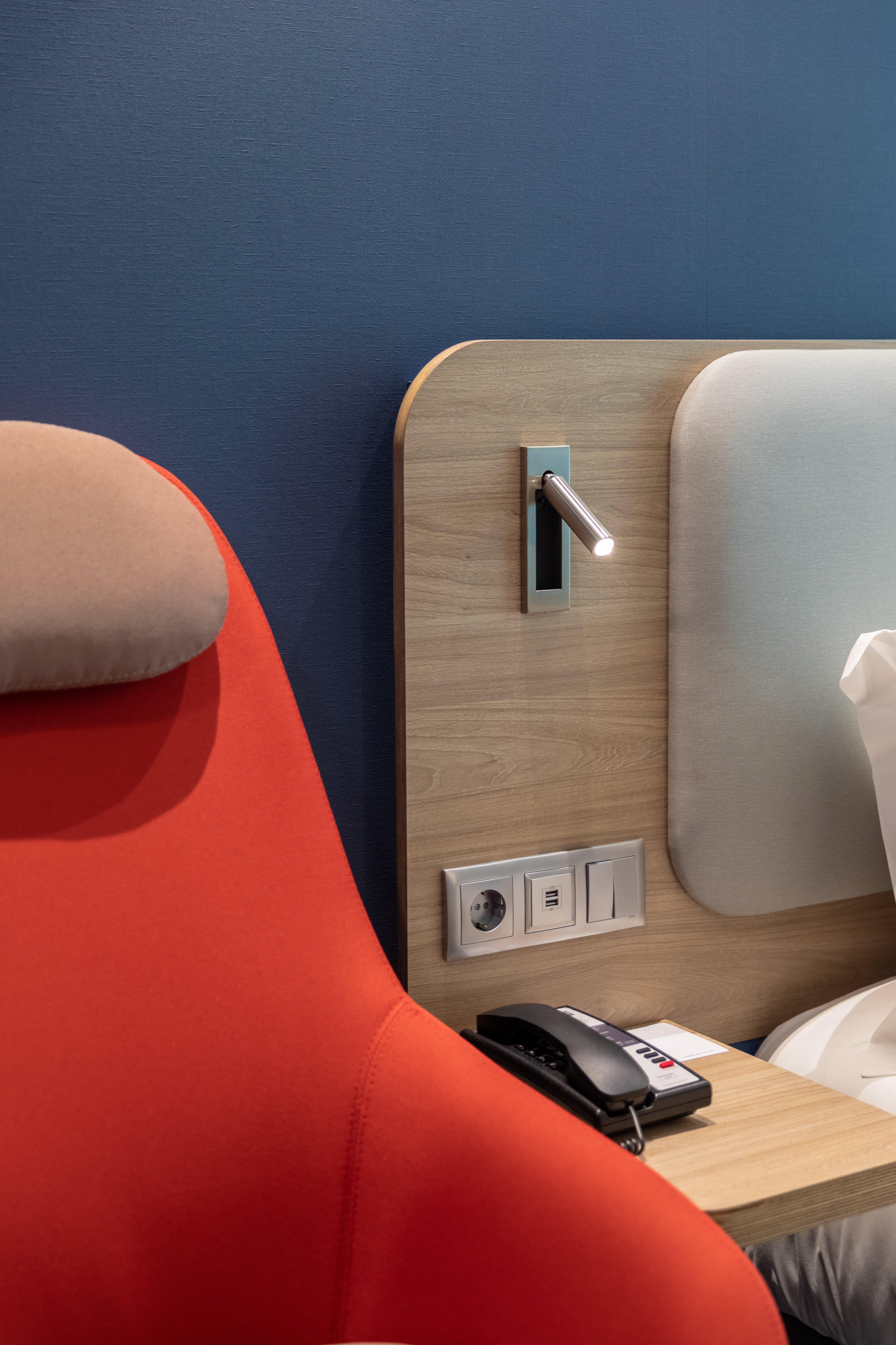 Double Queen Size Bed