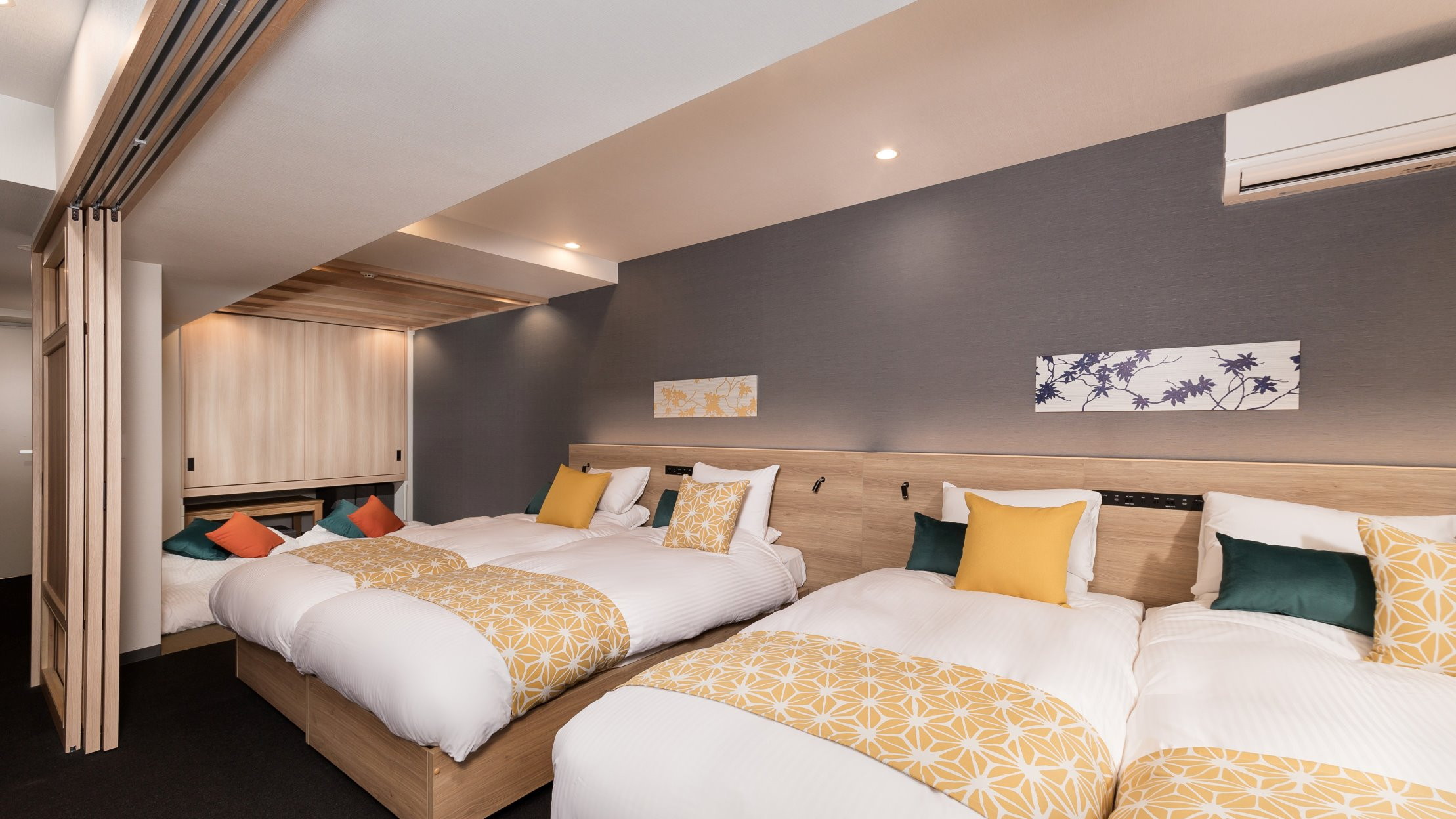 Studio Japanese Room