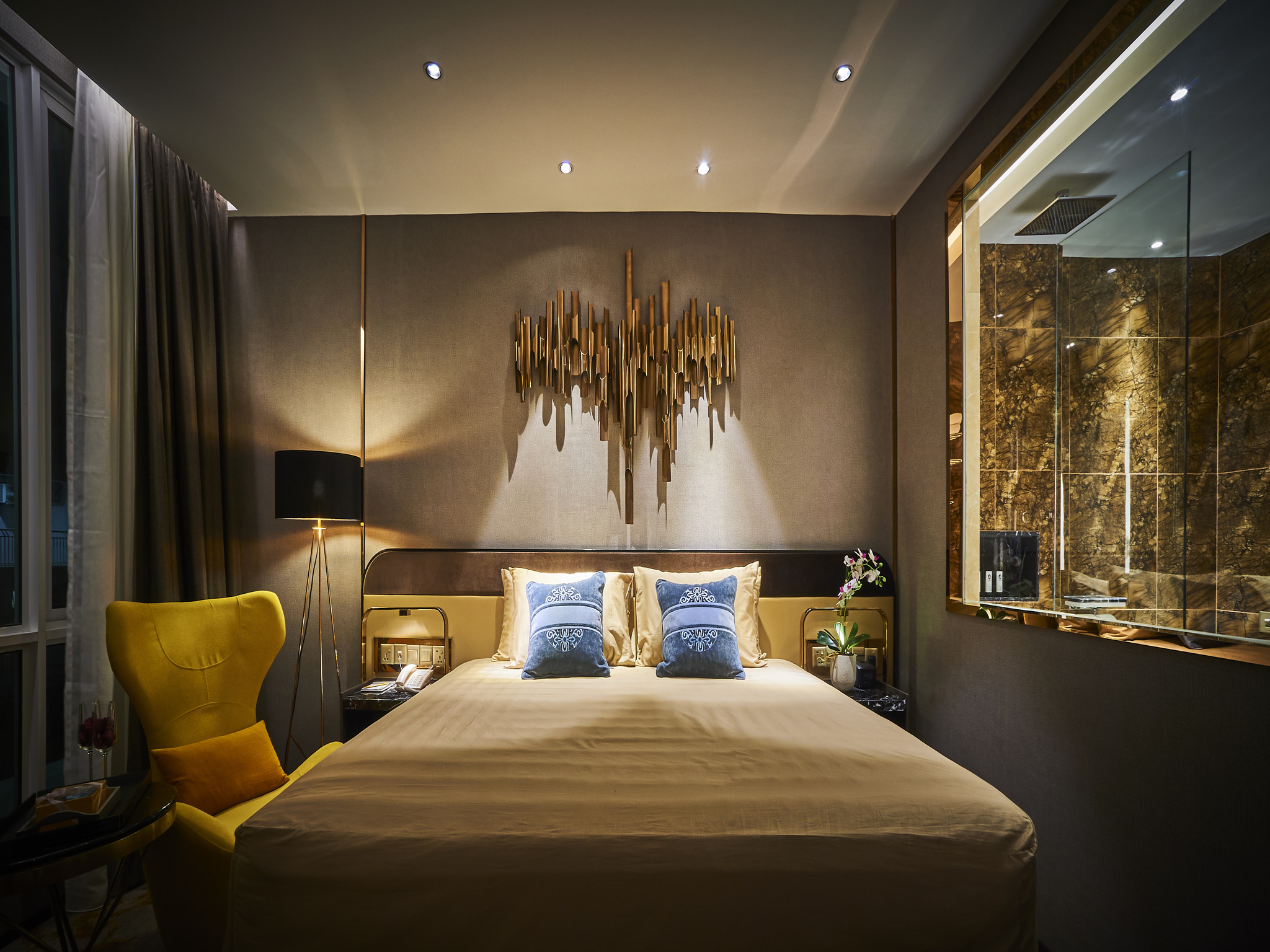 Double Deluxe King Bed