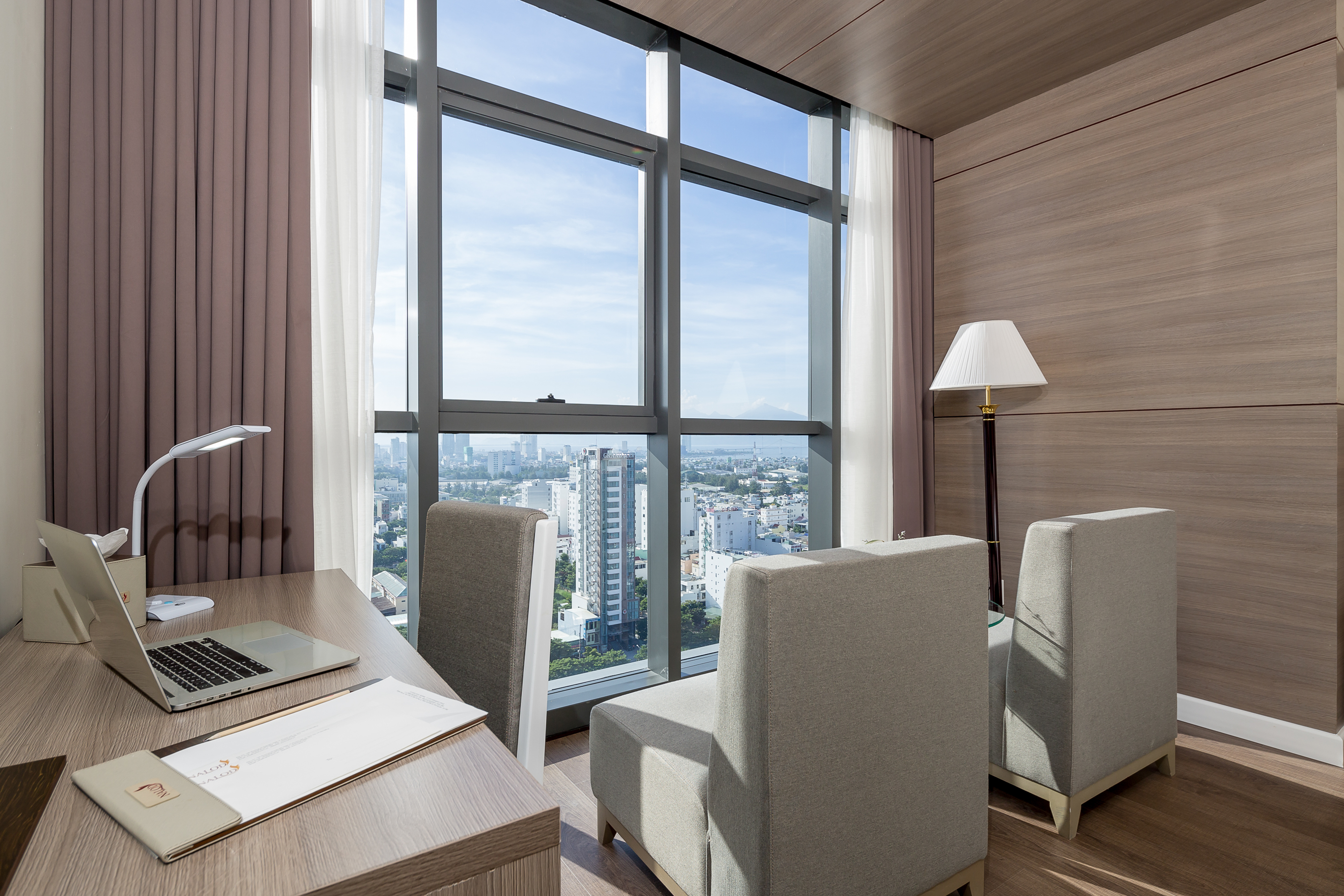 Twin Deluxe City View