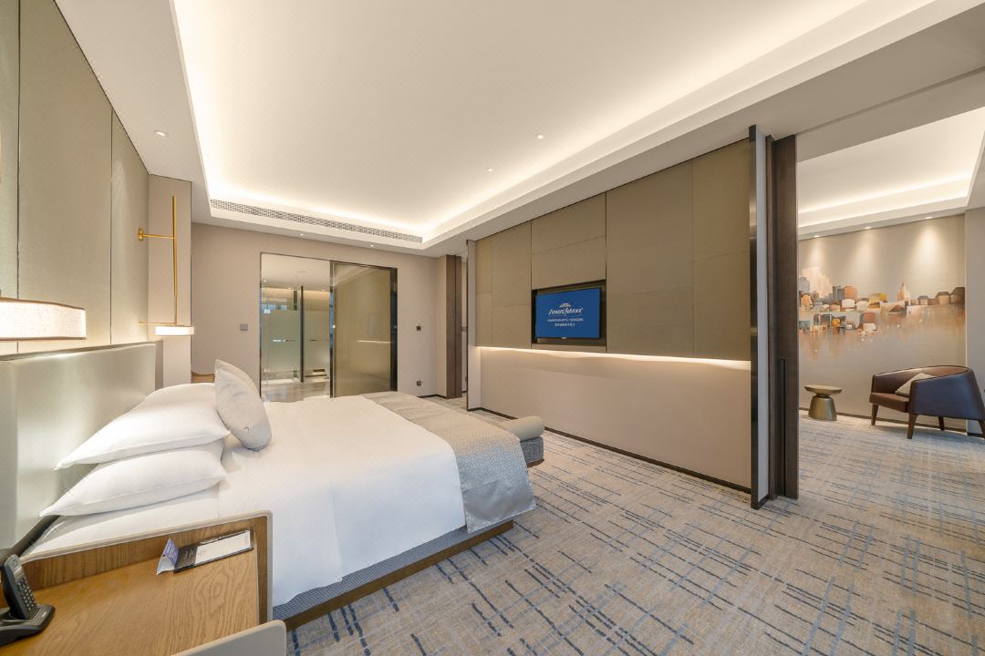 Room Deluxe City View King Bed