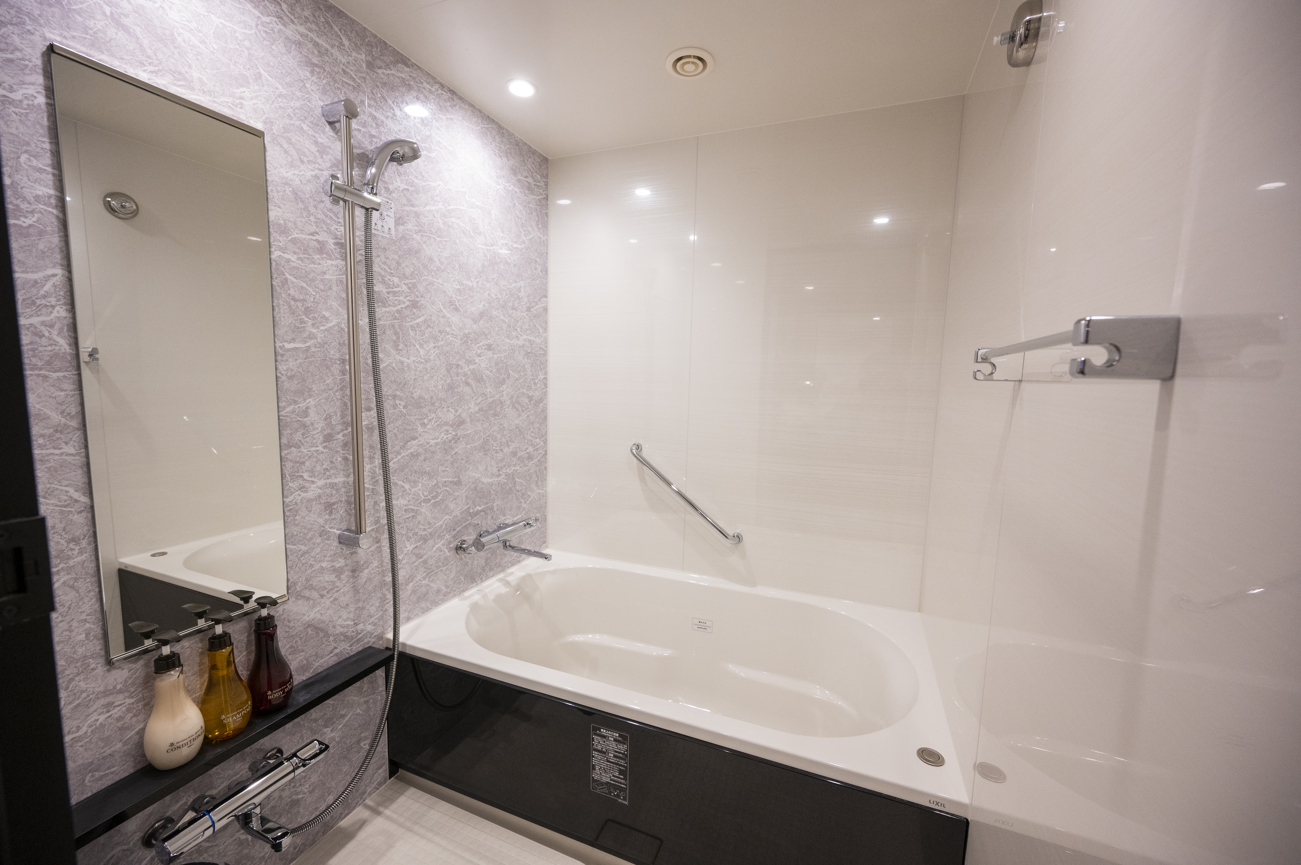 Double Deluxe One Bed