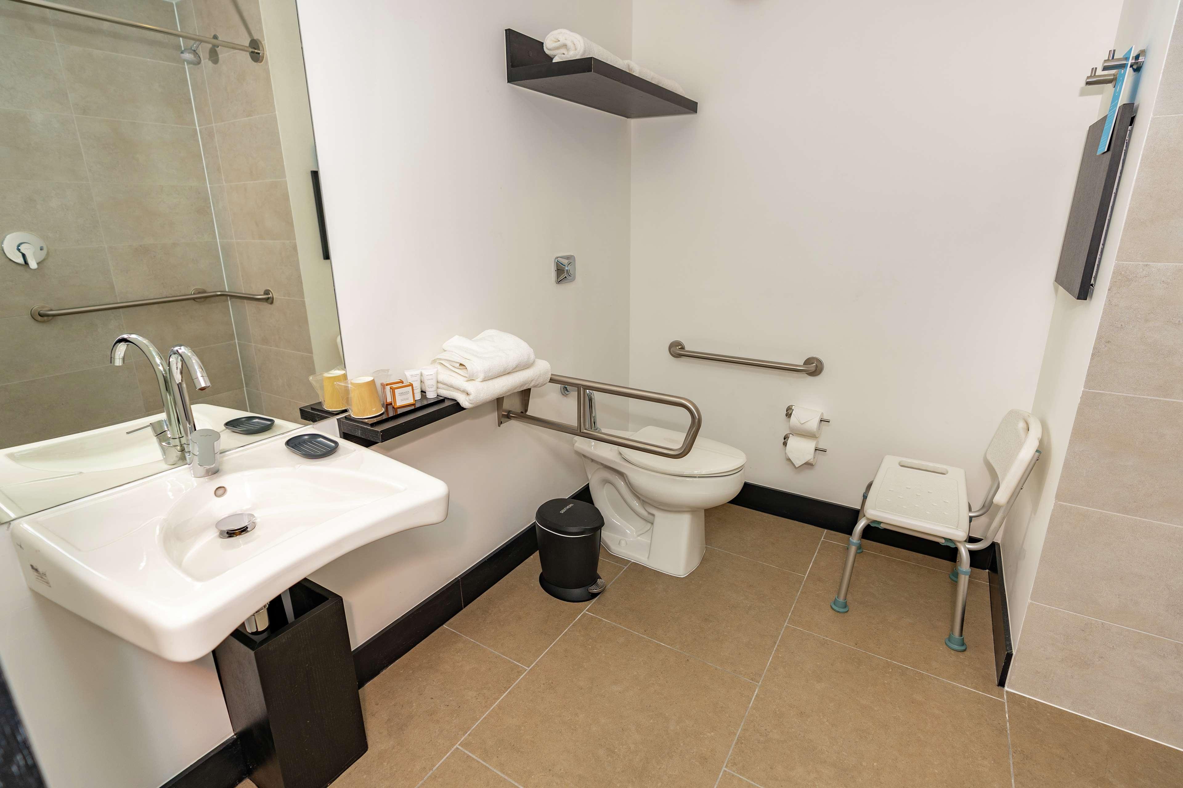 Room Queen Bed Non Smoking