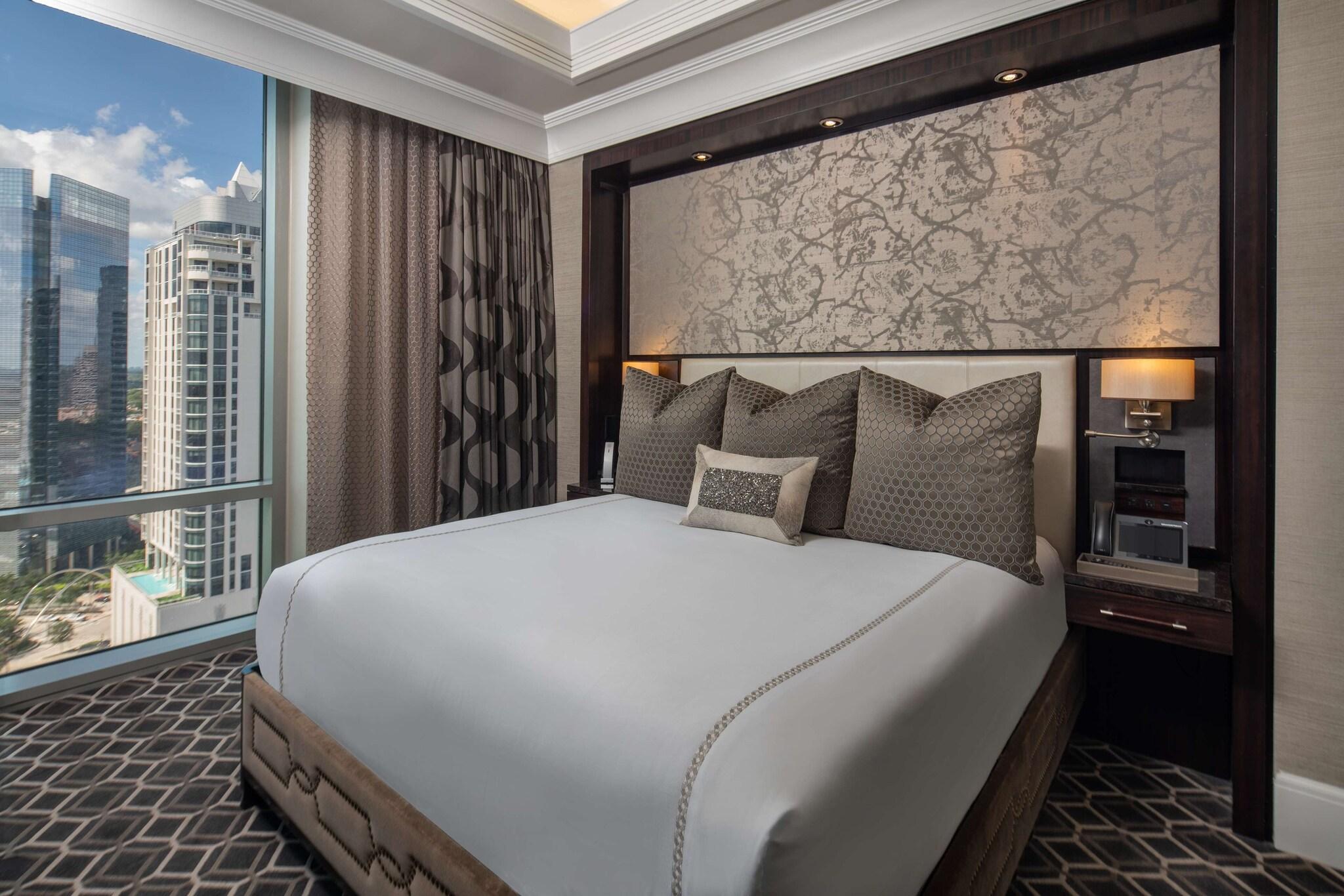 Suite Classic King Bed