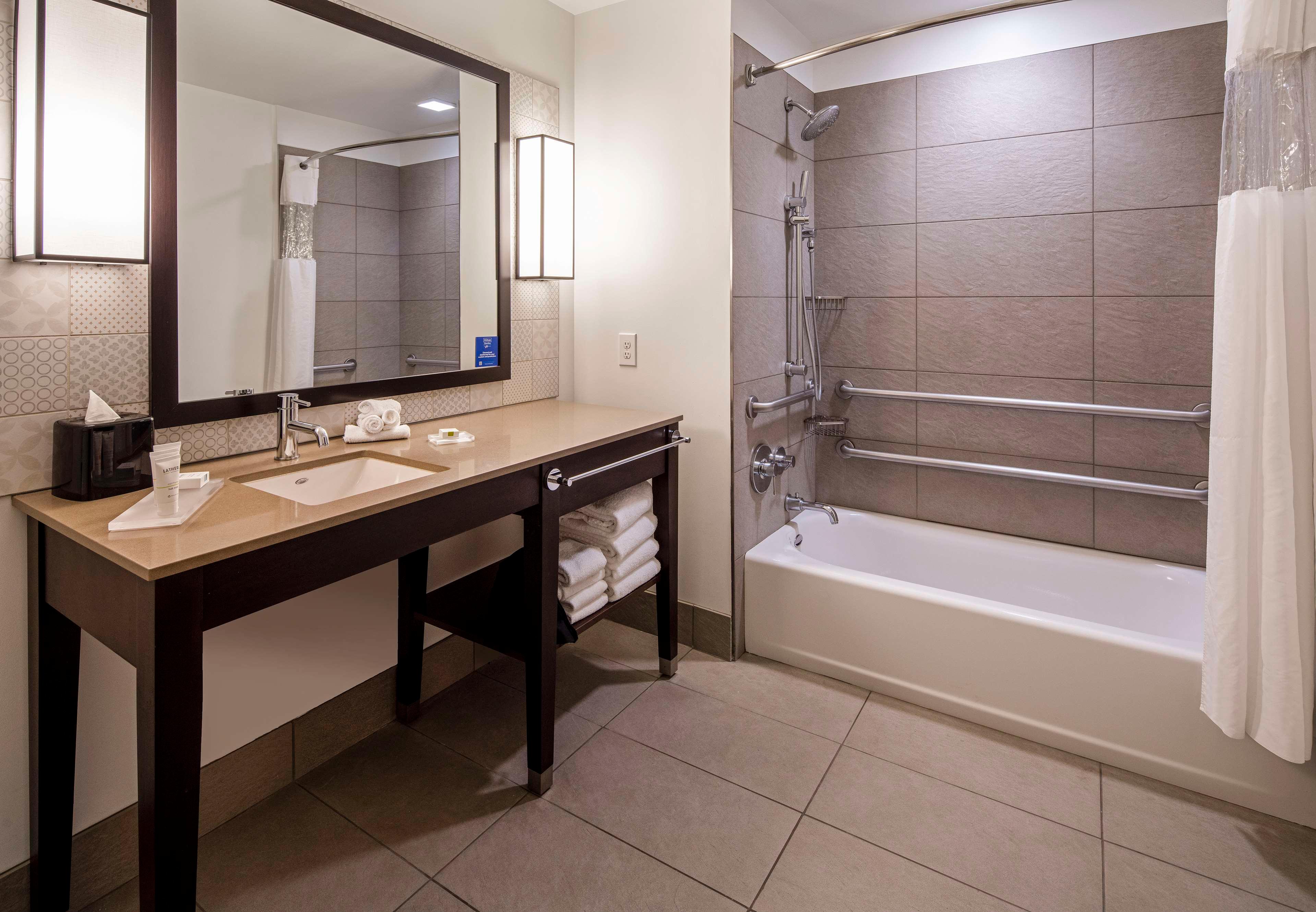 Studio Two Queen Beds