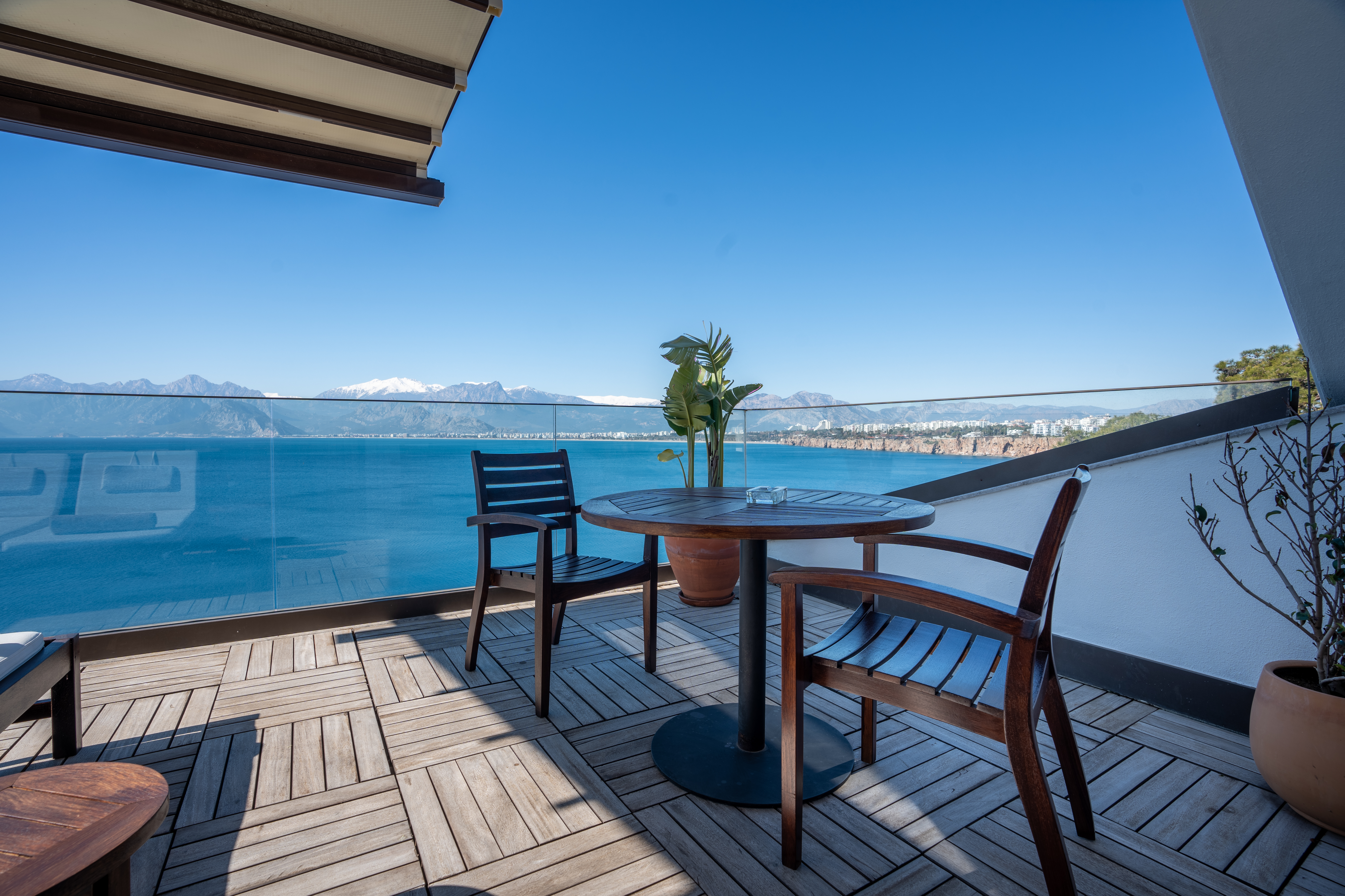 Suite Partial Ocean View