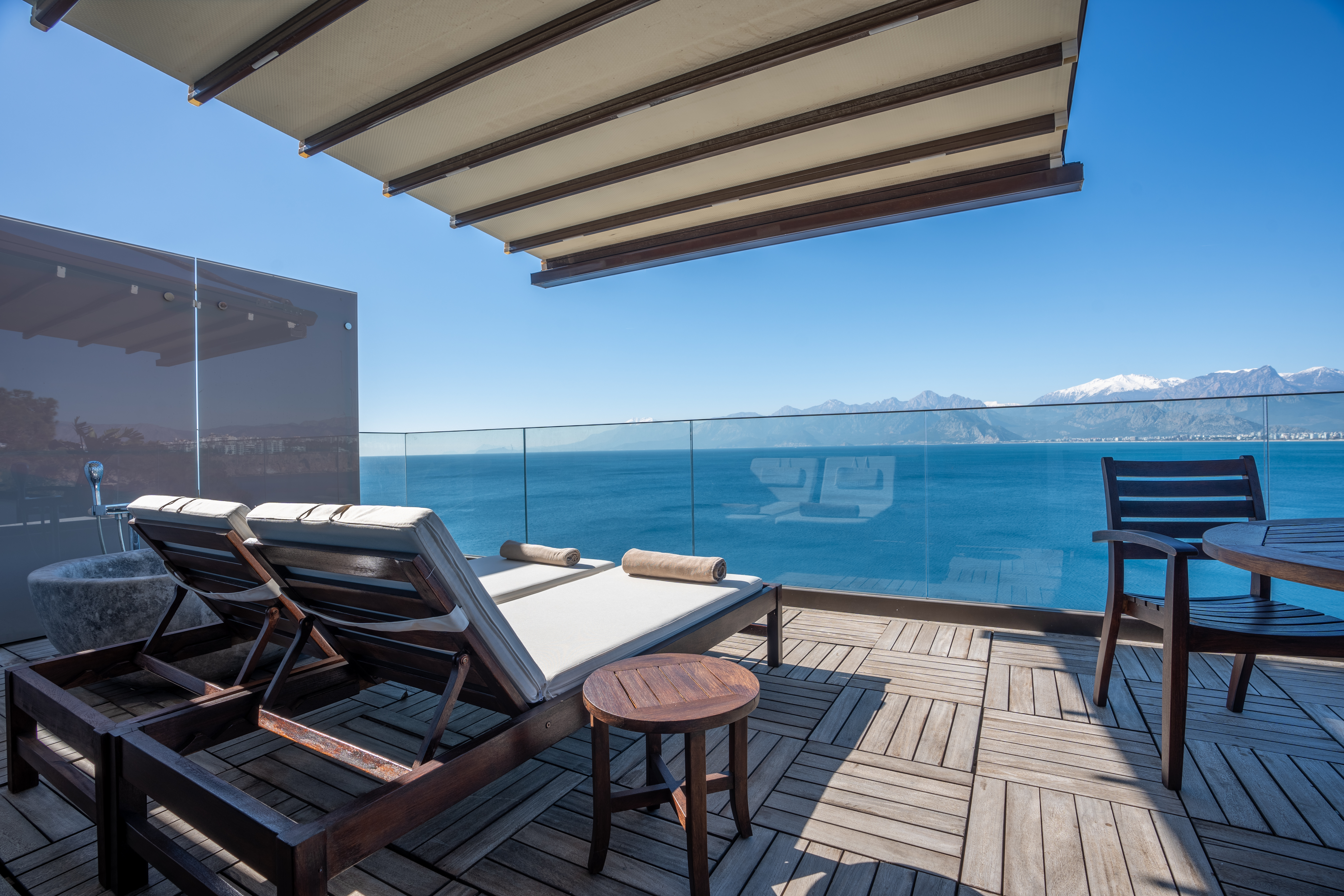 Suite Partial Ocean View