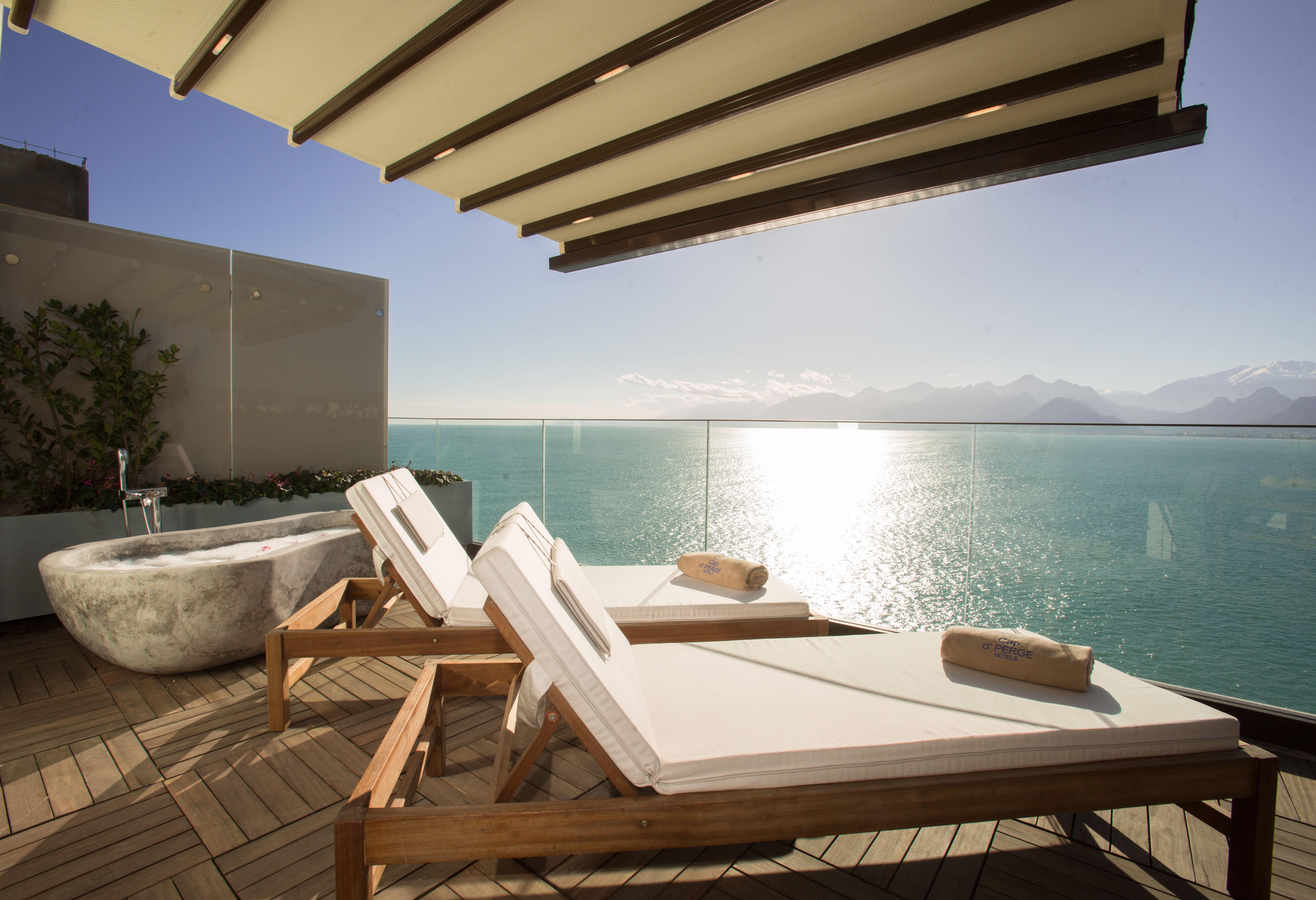 Suite Partial Ocean View