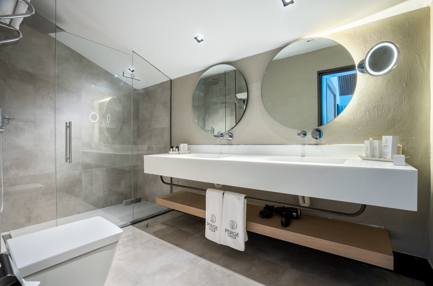 Suite Partial Ocean View