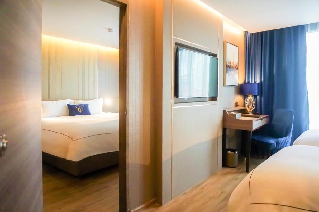 Family Room Connecting Room