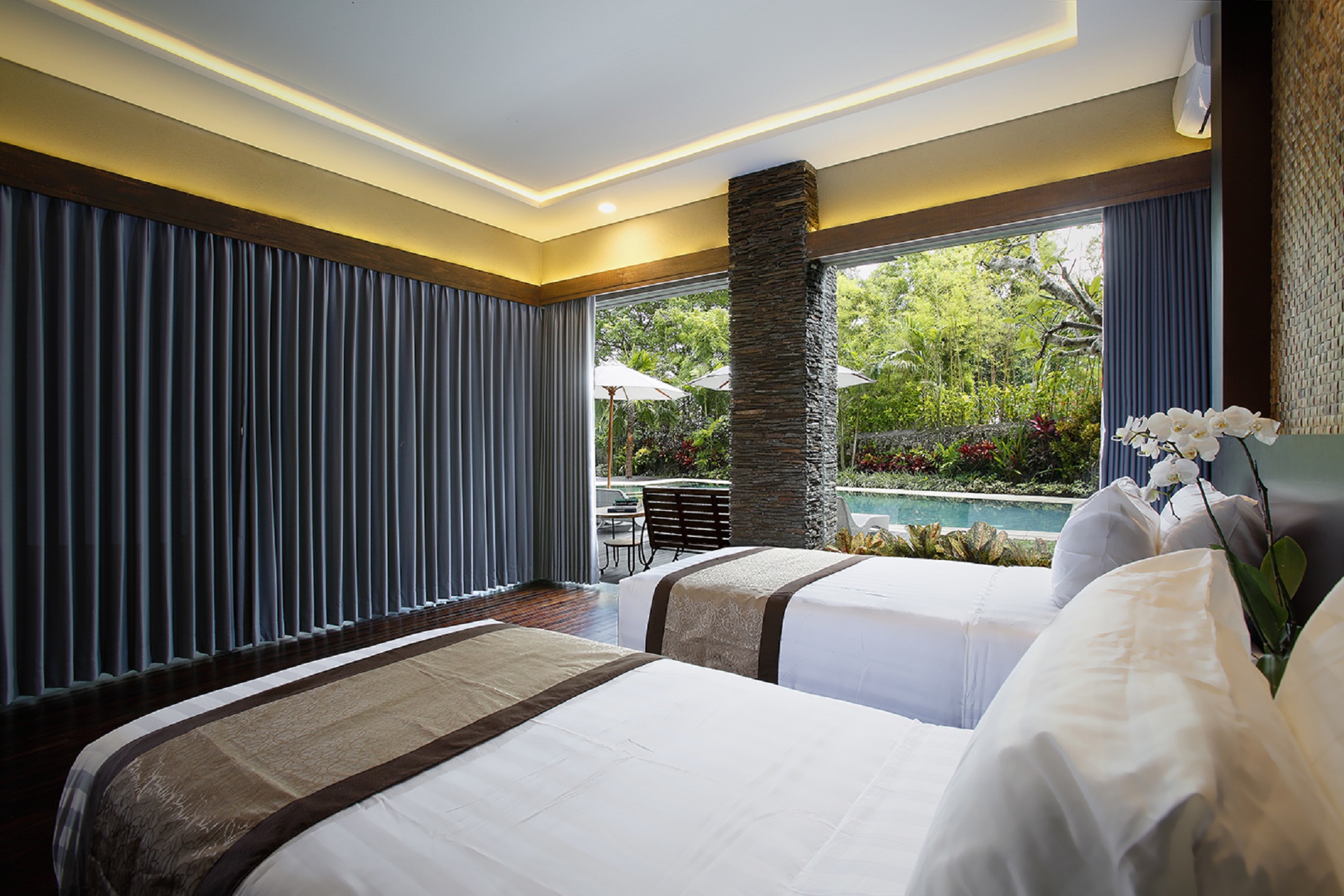 Double or Twin Deluxe Pool View