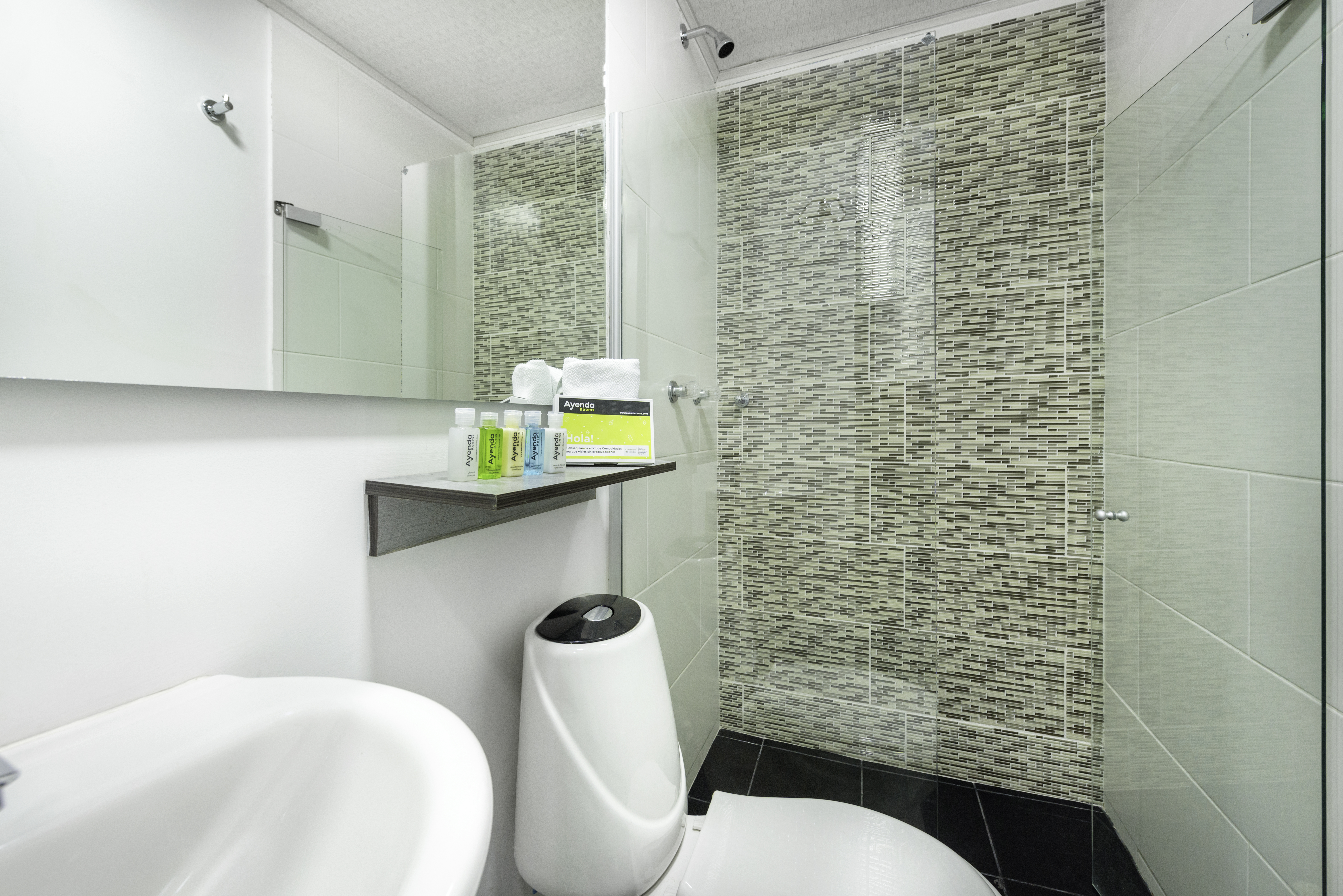 Family Room Capacity 6