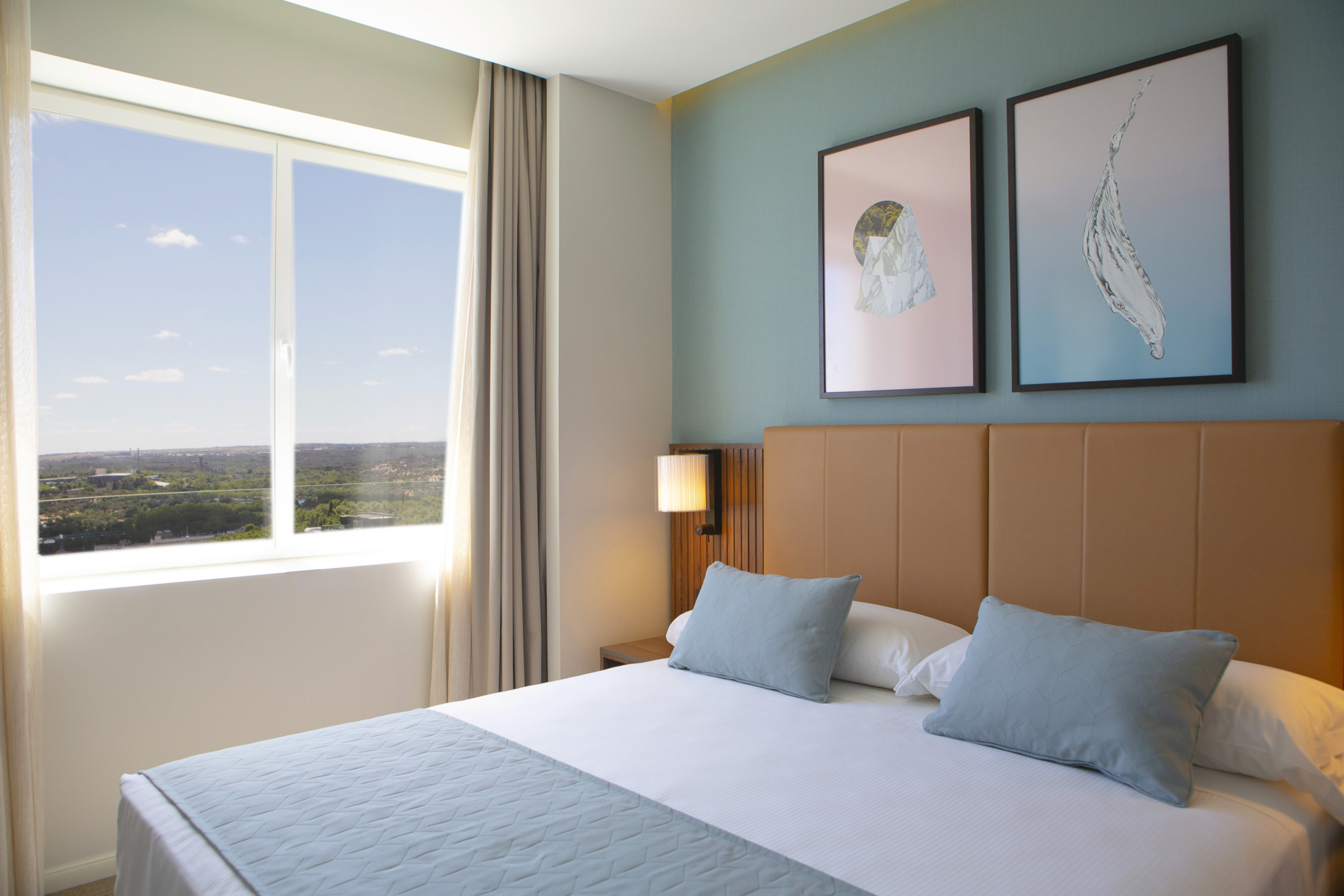 Family Room Deluxe King Bed