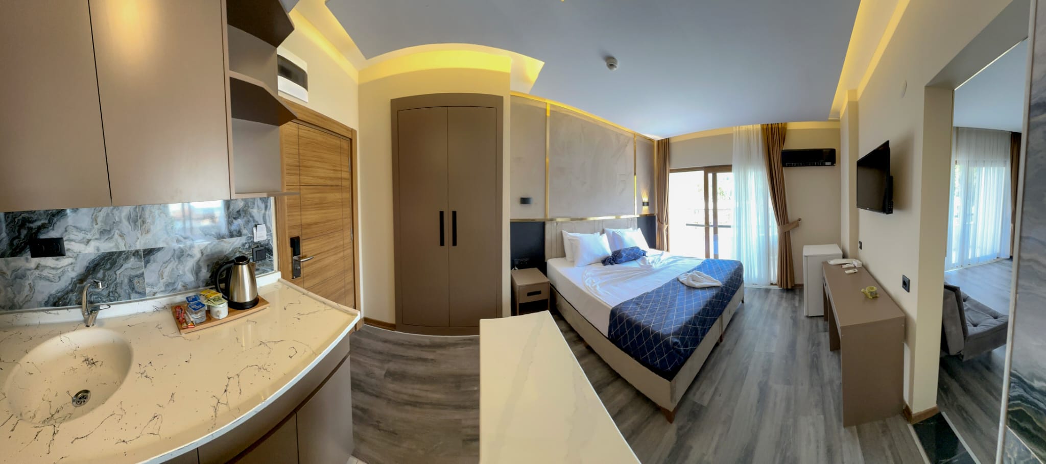 Family Room Connecting Room