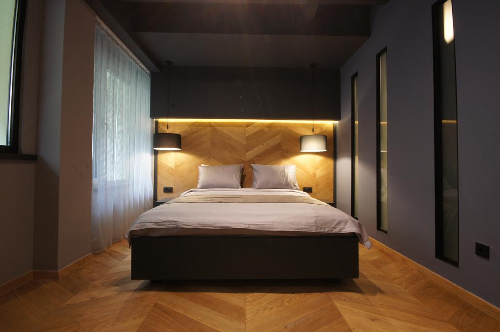 Double or Twin Standard