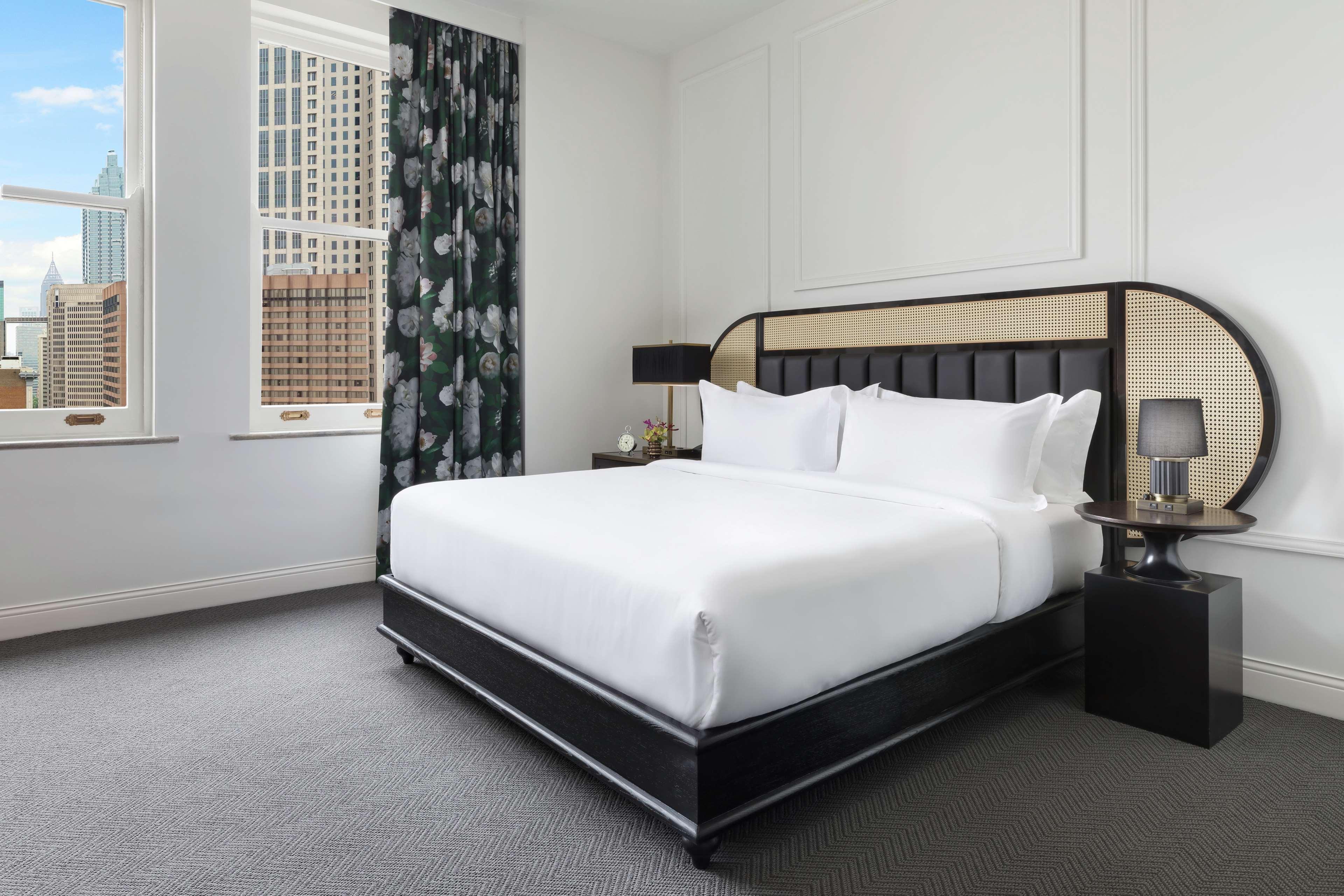 Room City View King Bed