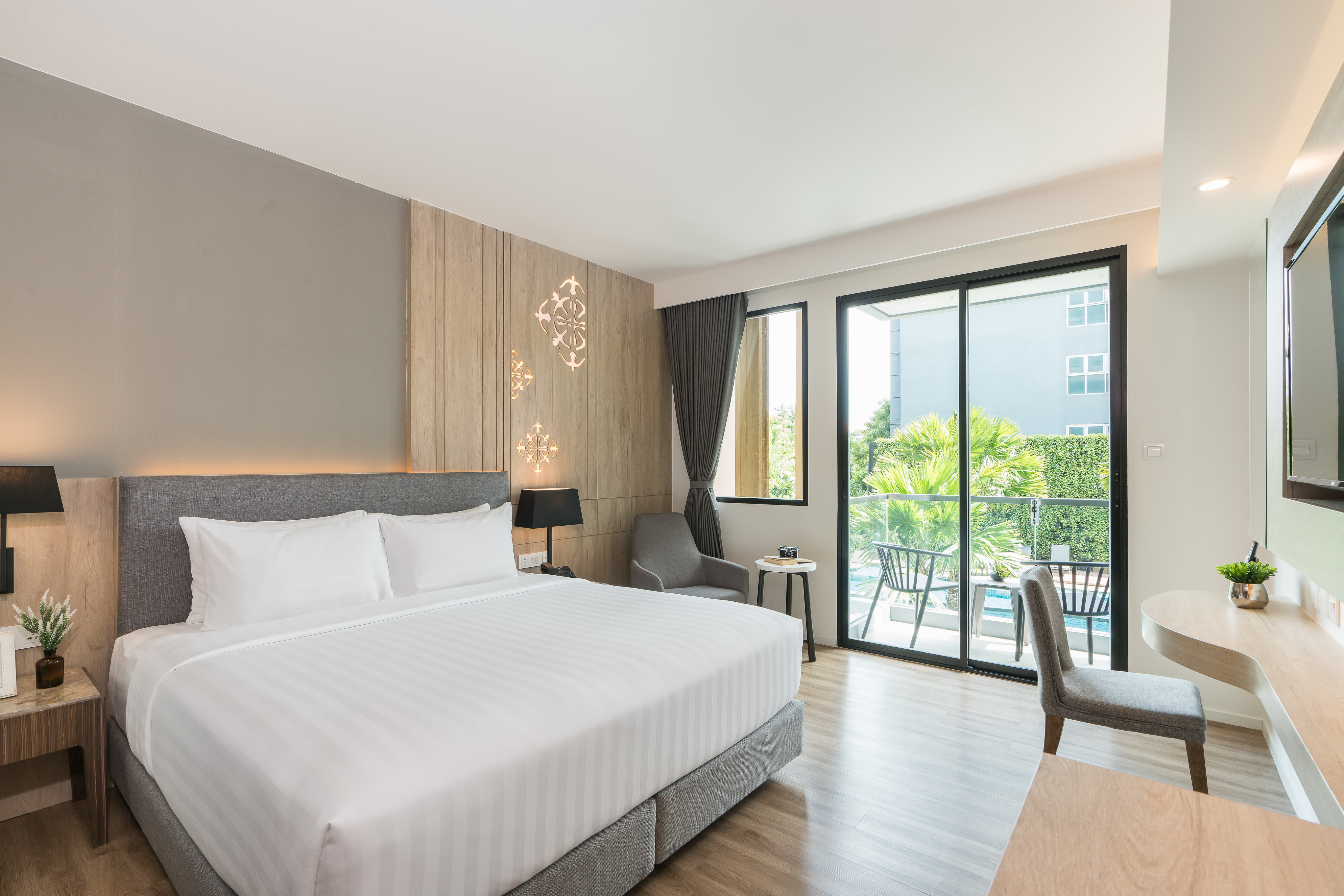 Double Deluxe Pool View