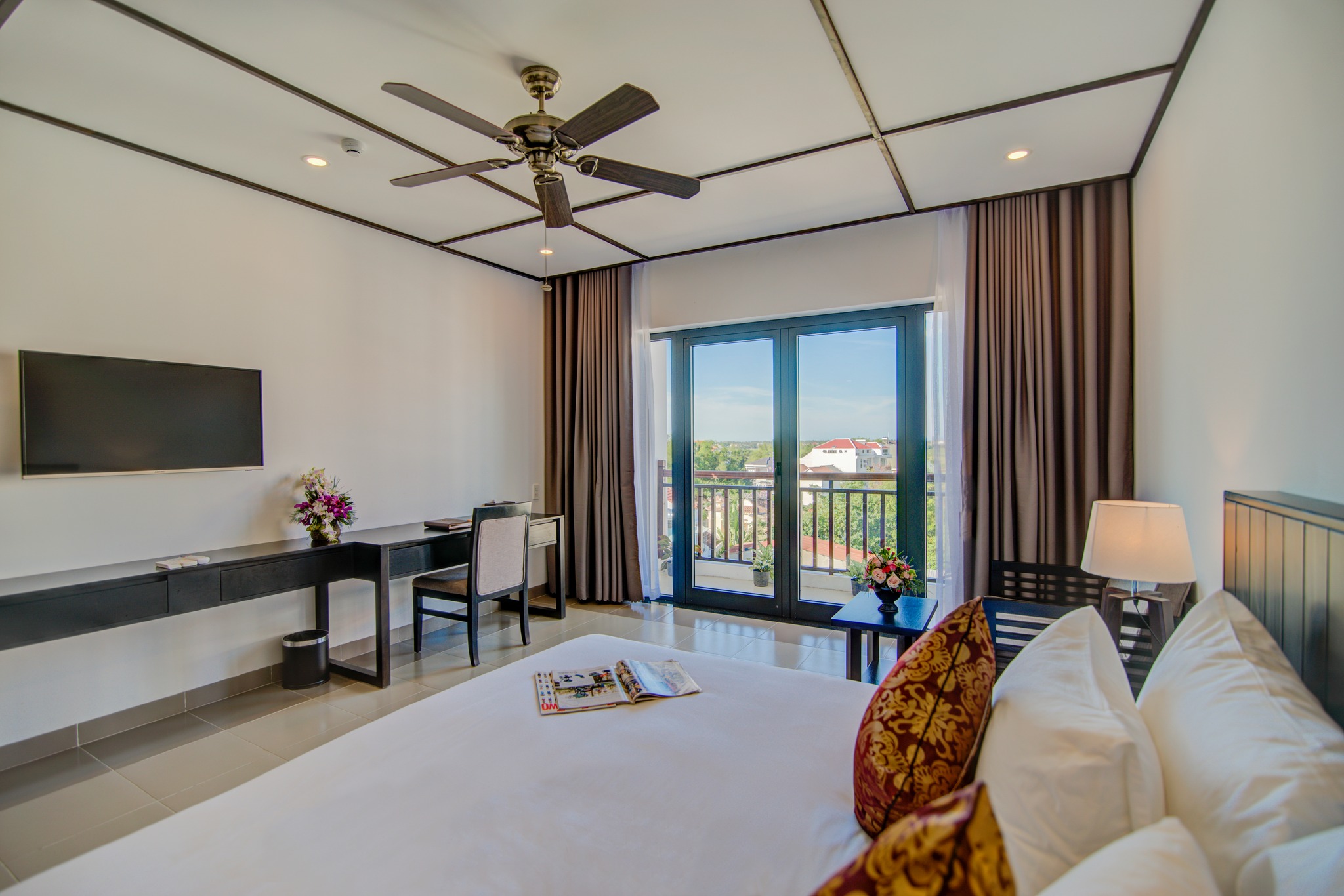 Double Deluxe King Bed