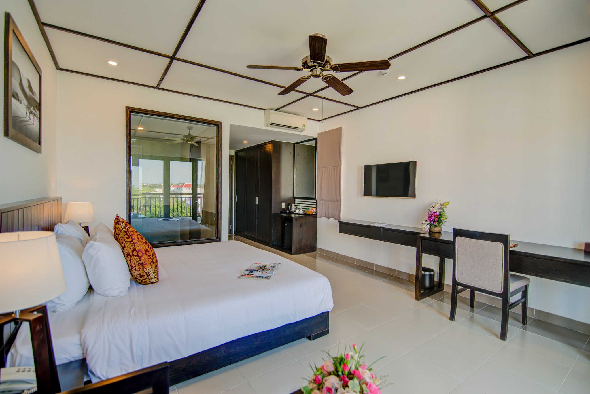 Double Deluxe King Bed