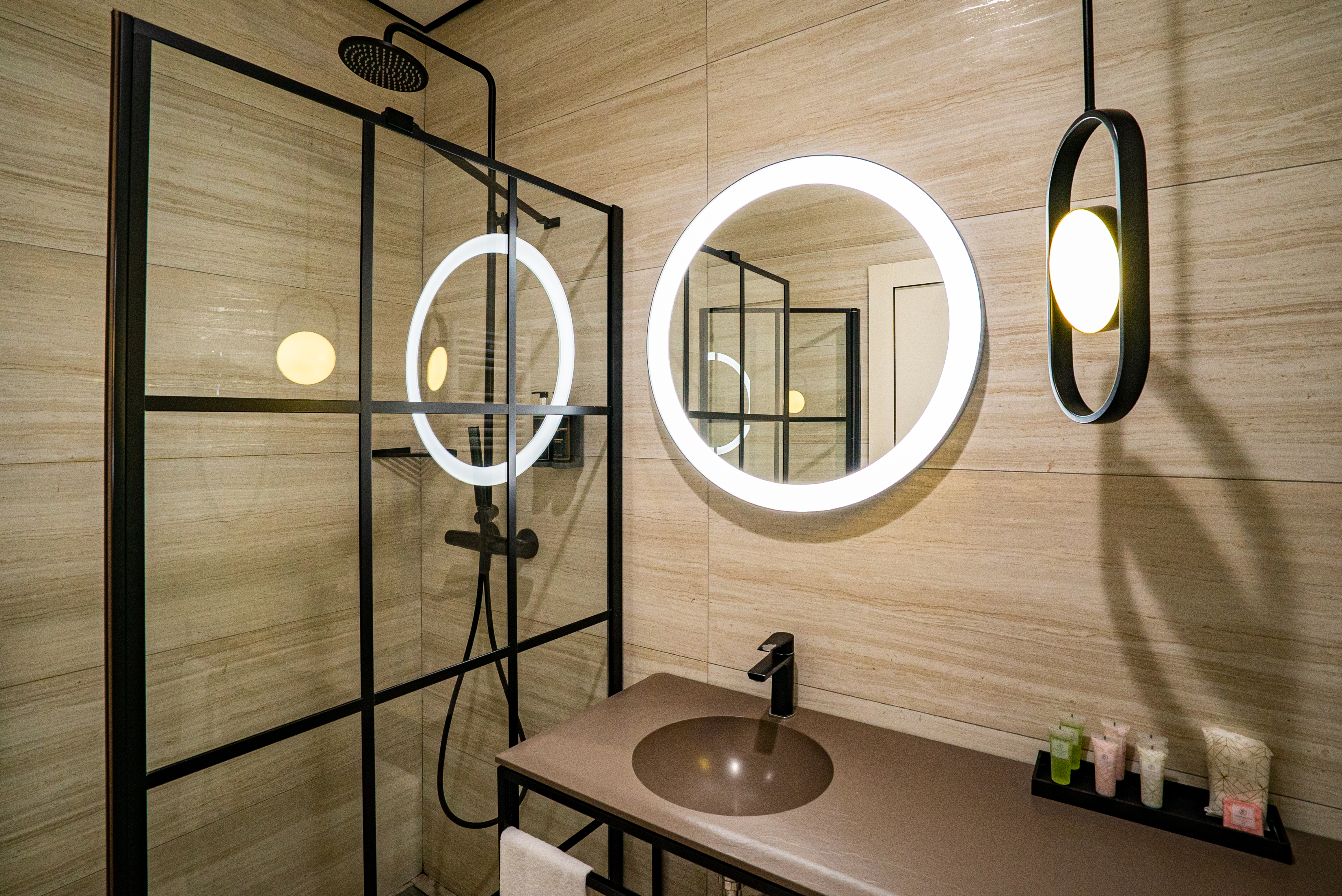 Apartment King Bed Two Bedrooms