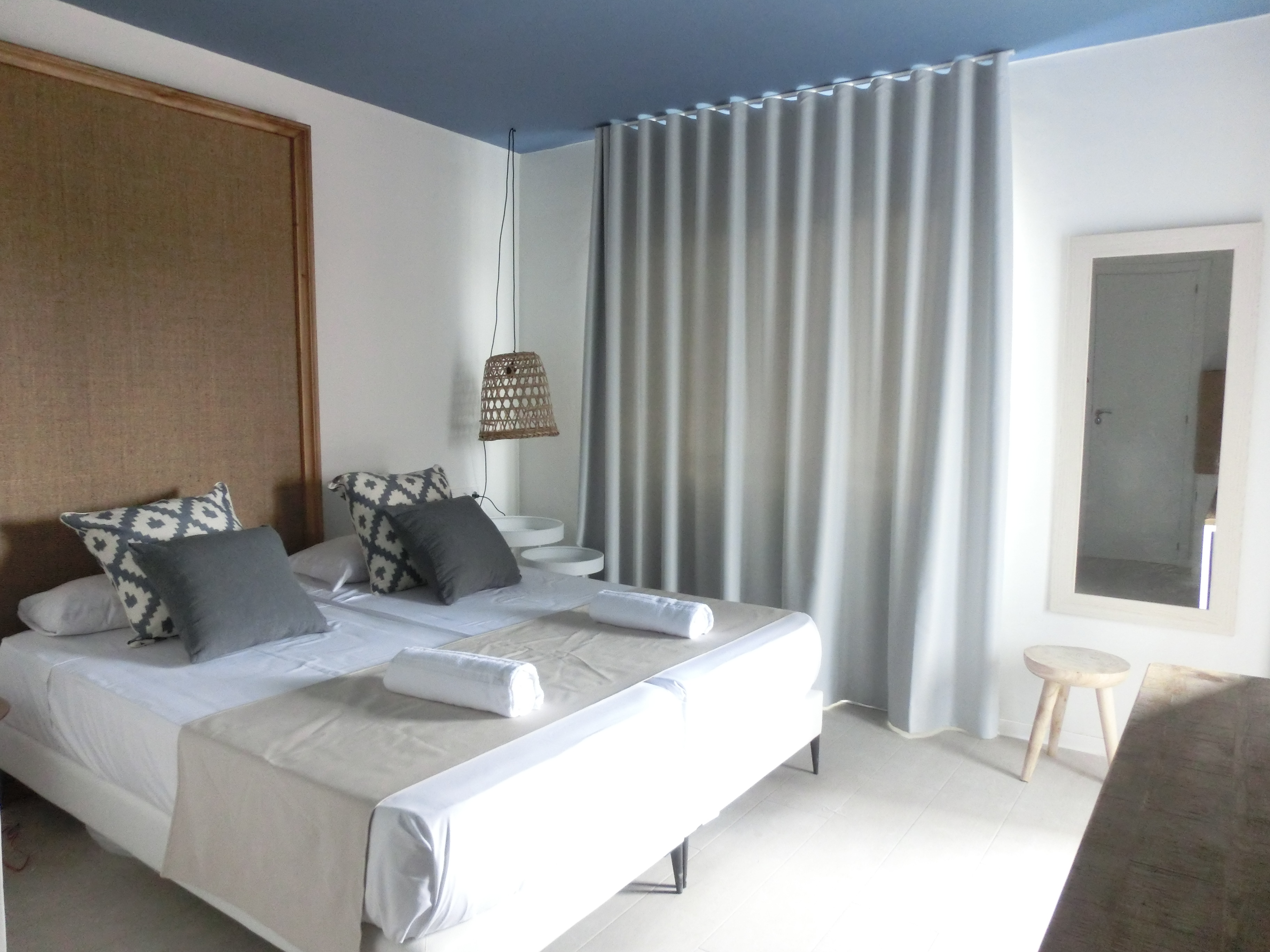 Double or Twin Standard