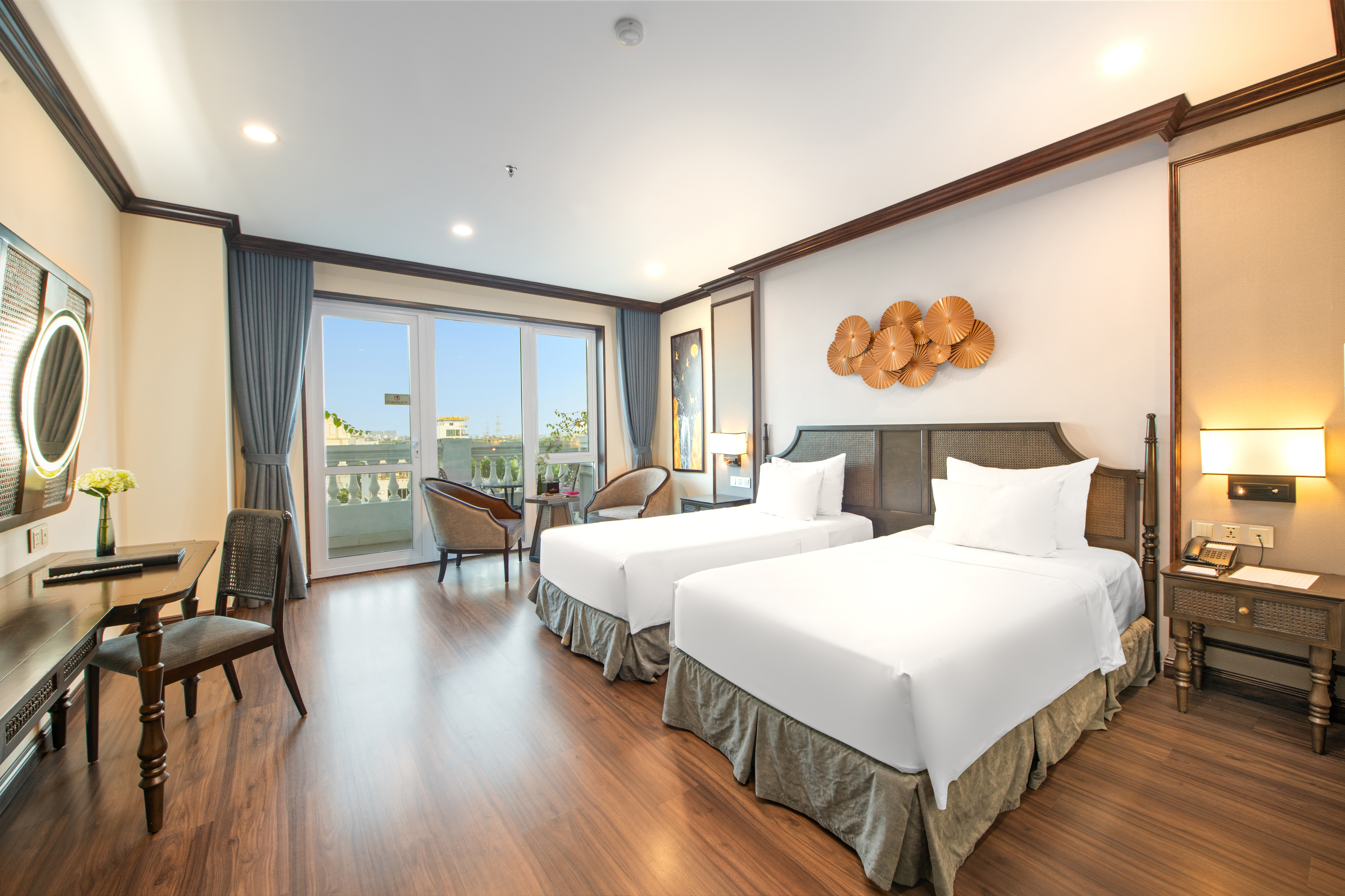 Twin Grand with Views