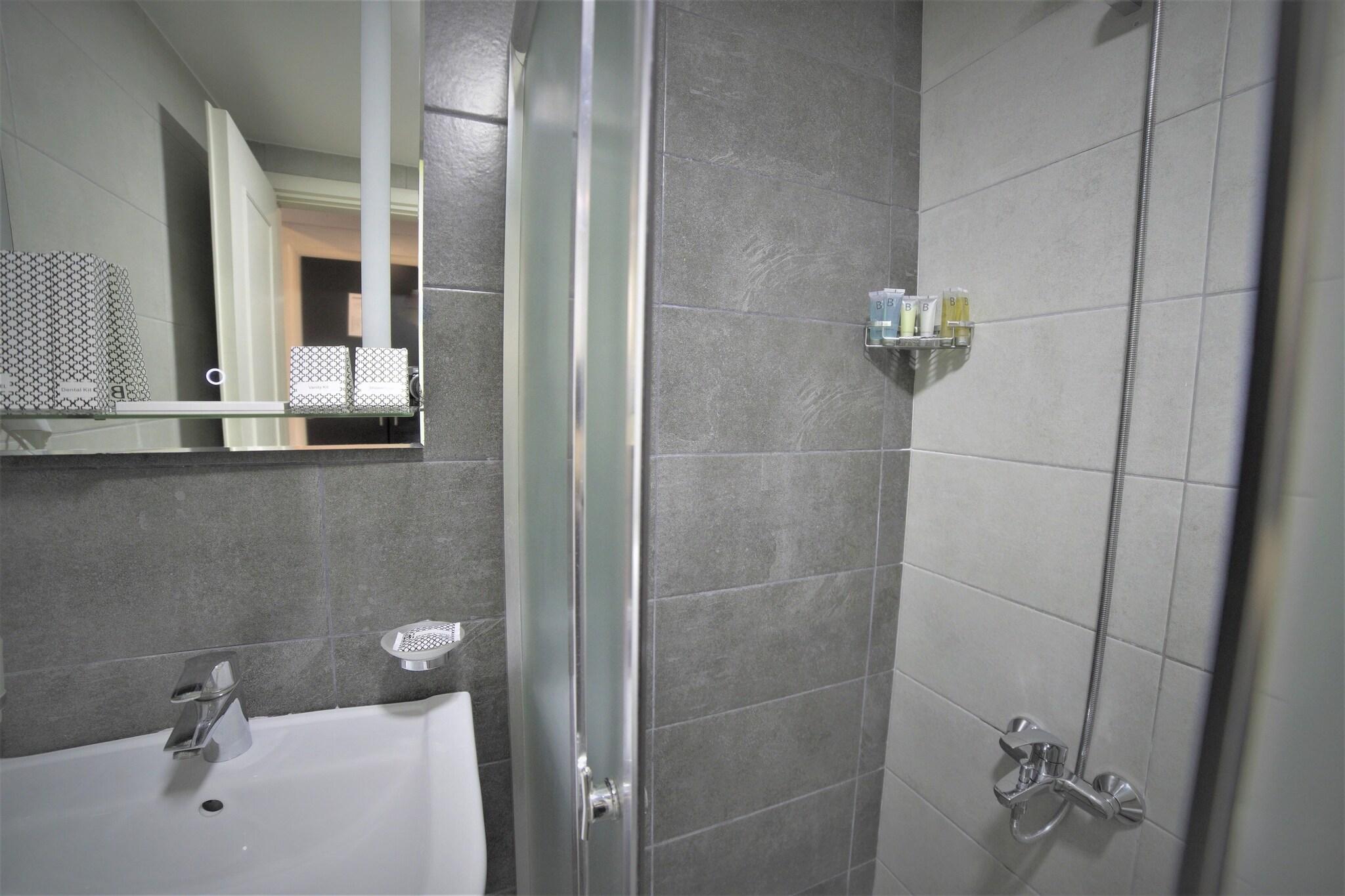 Twin Deluxe City View