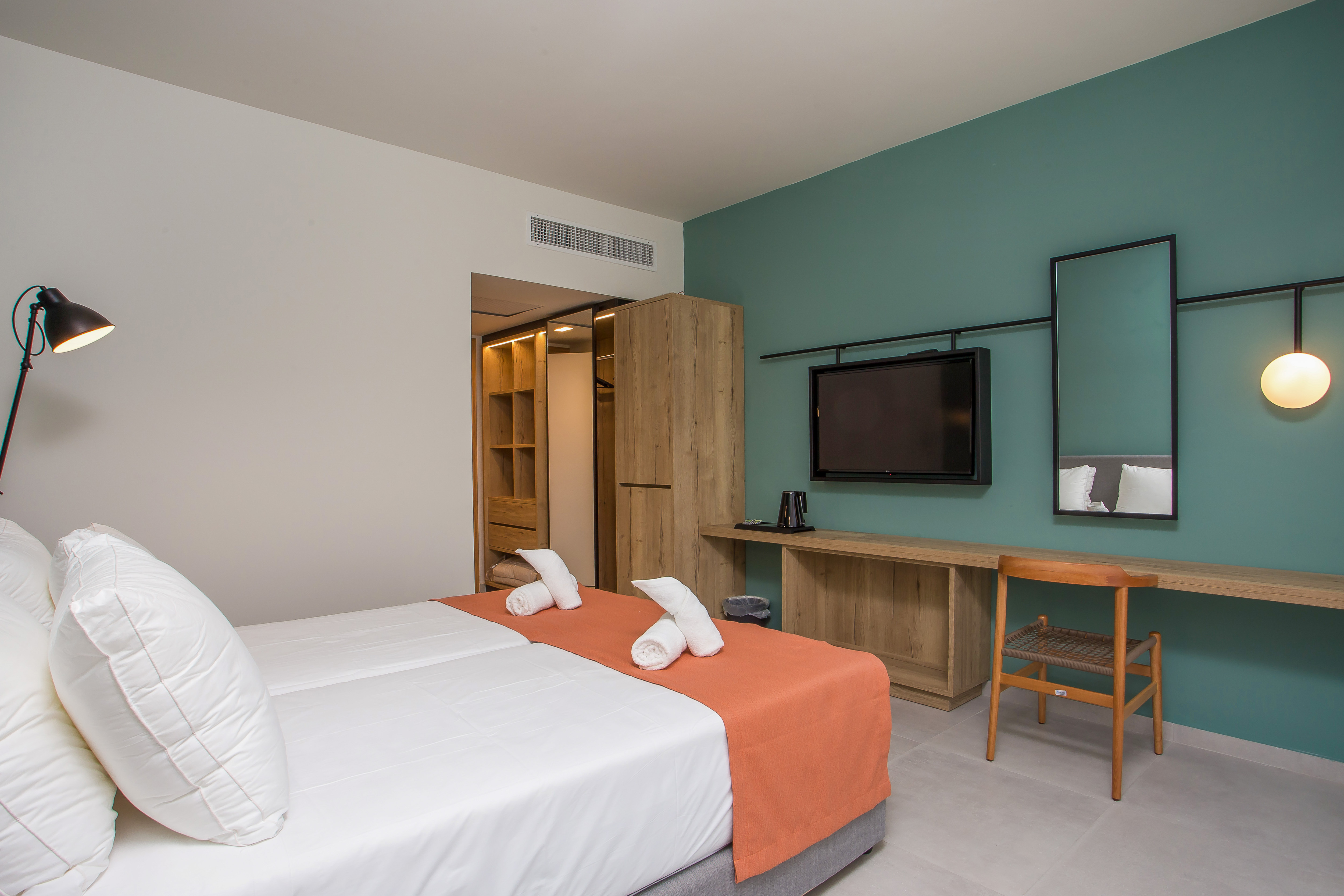 Double or Twin Standard