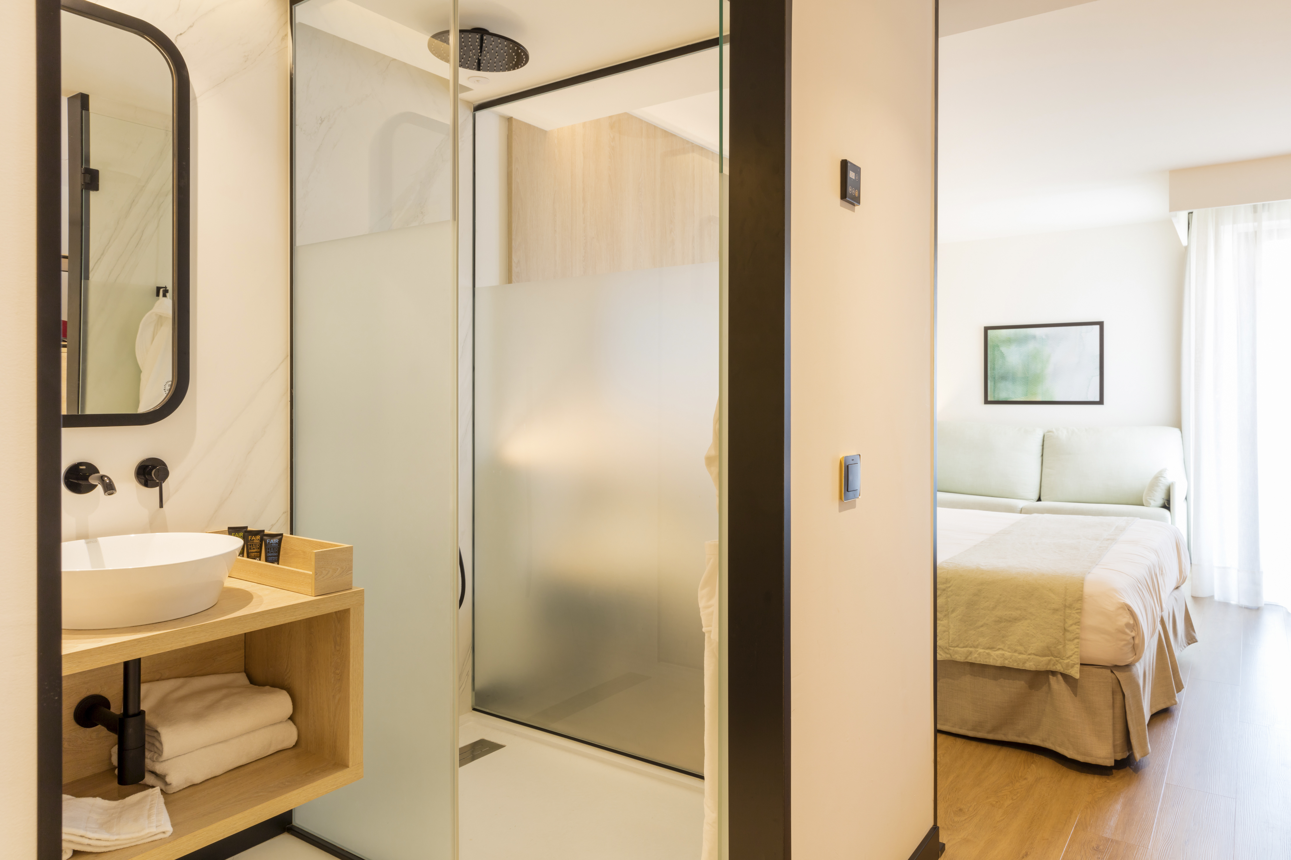 Double Single Superior with Balcony